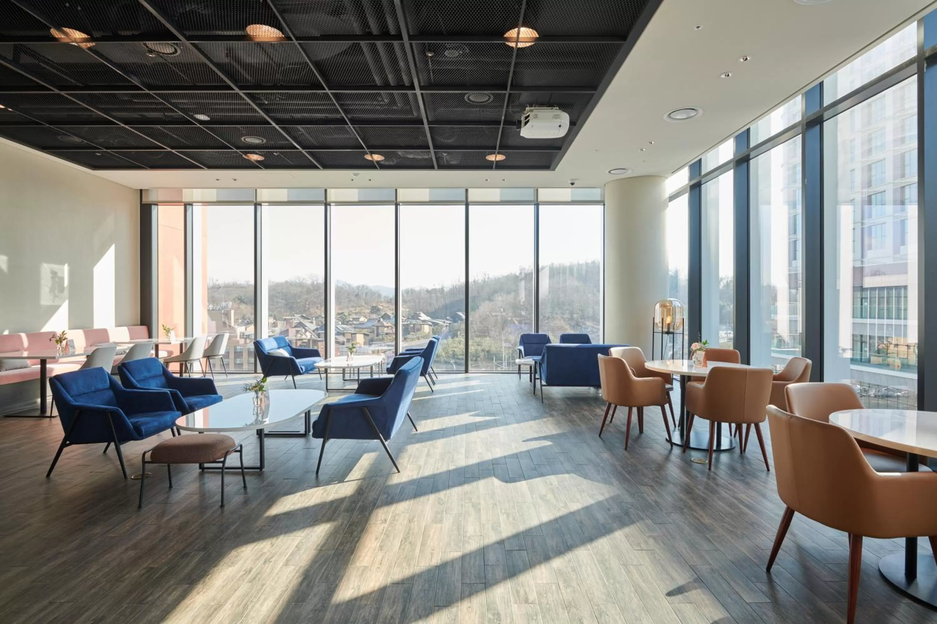 Lounge or bar in Nine Tree by Parnas Seoul Pangyo