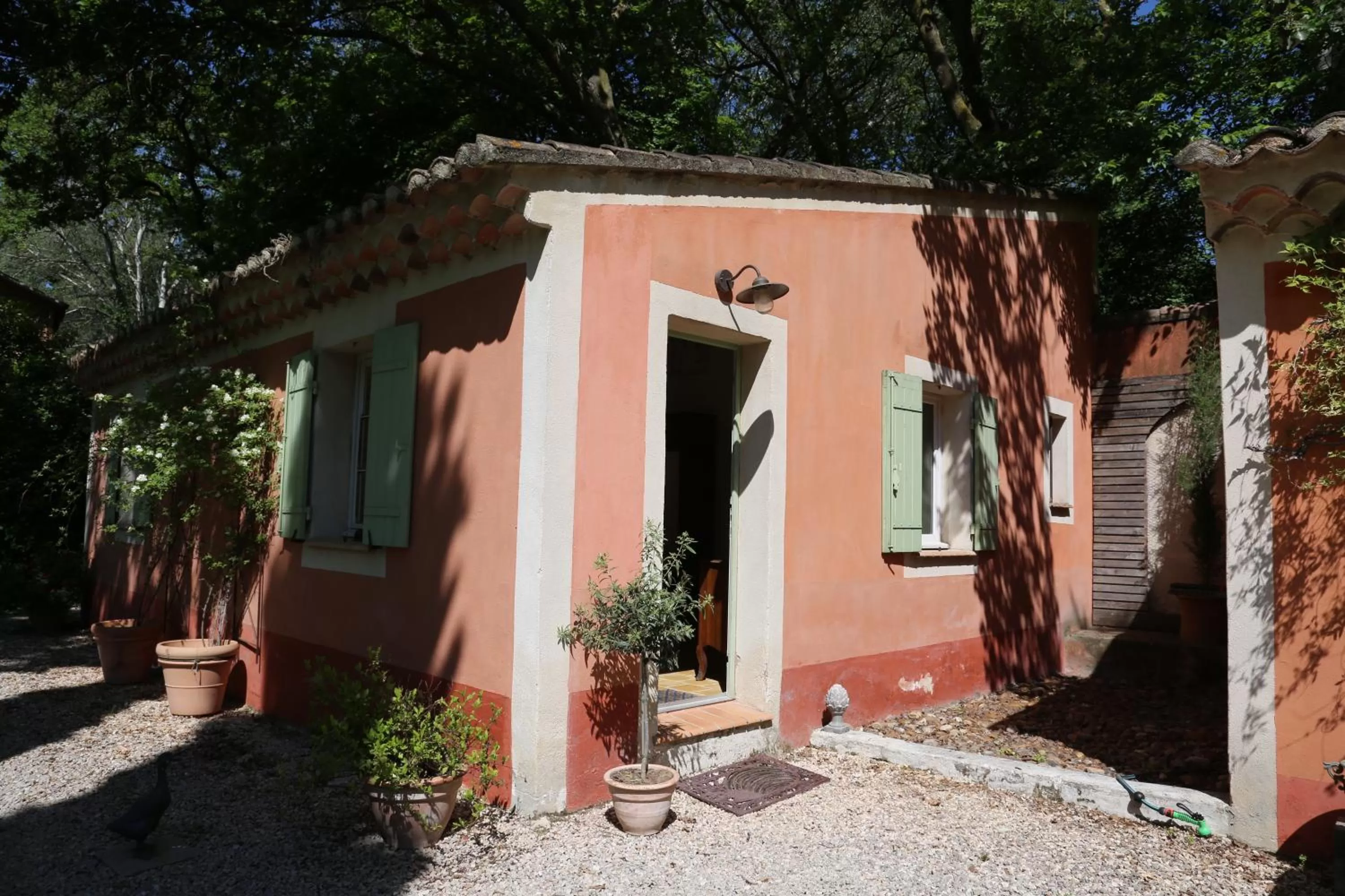 Facade/entrance, Property Building in Le Pavillon Vert - B&B