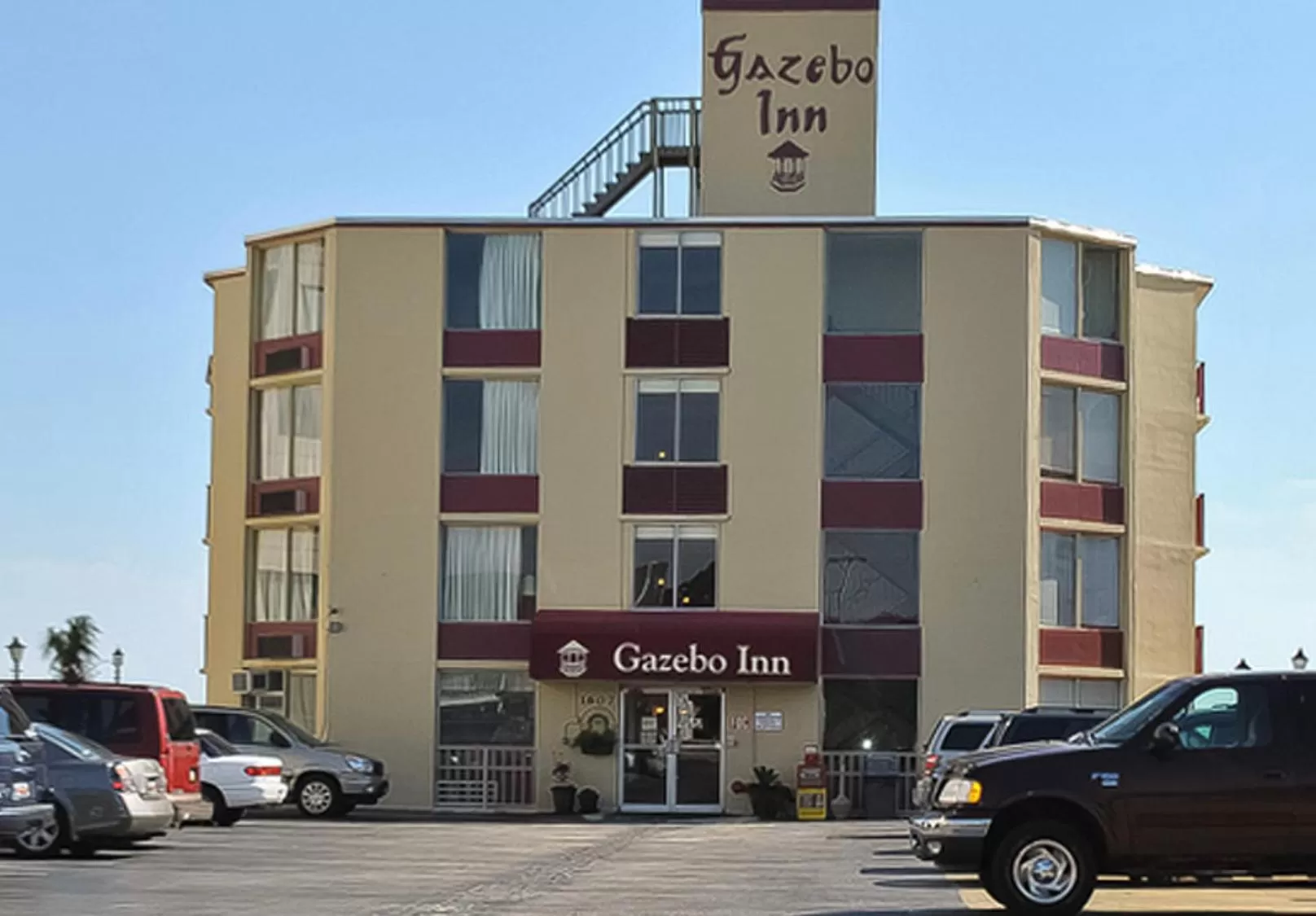 Property building in Gazebo Inn Oceanfront