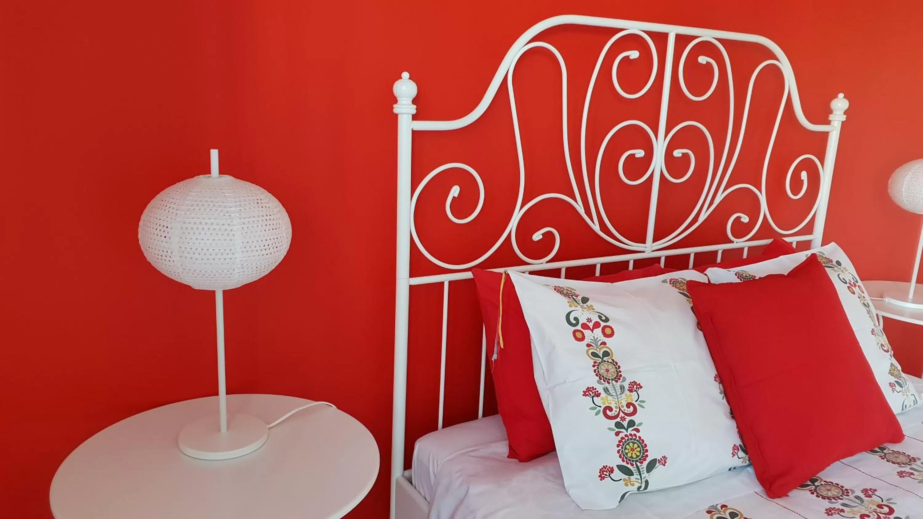 Family Room with Balcony in 100 Contos