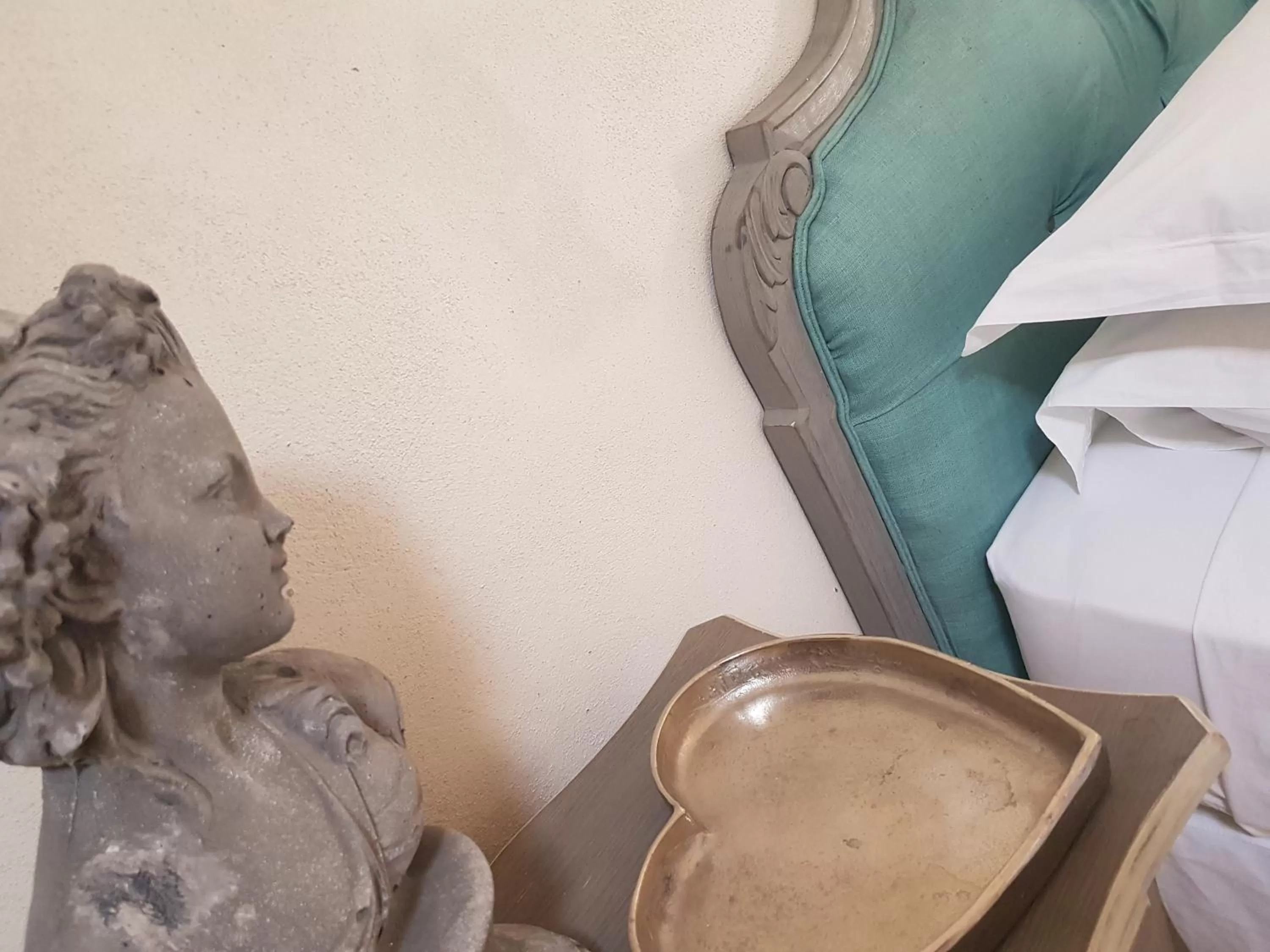 Decorative detail in Le Domaine Saint Martin