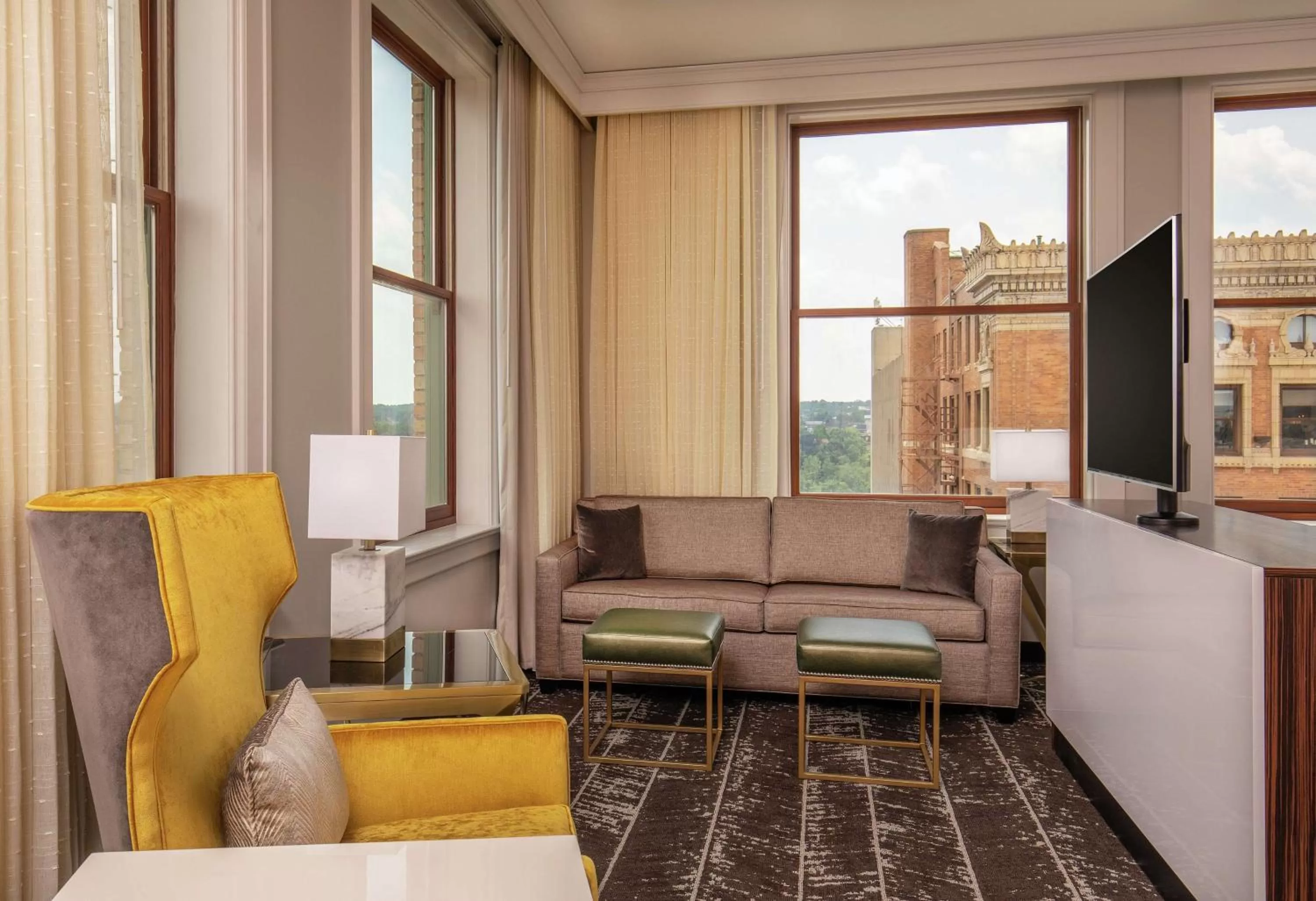 Bedroom in Doubletree By Hilton Youngstown Downtown