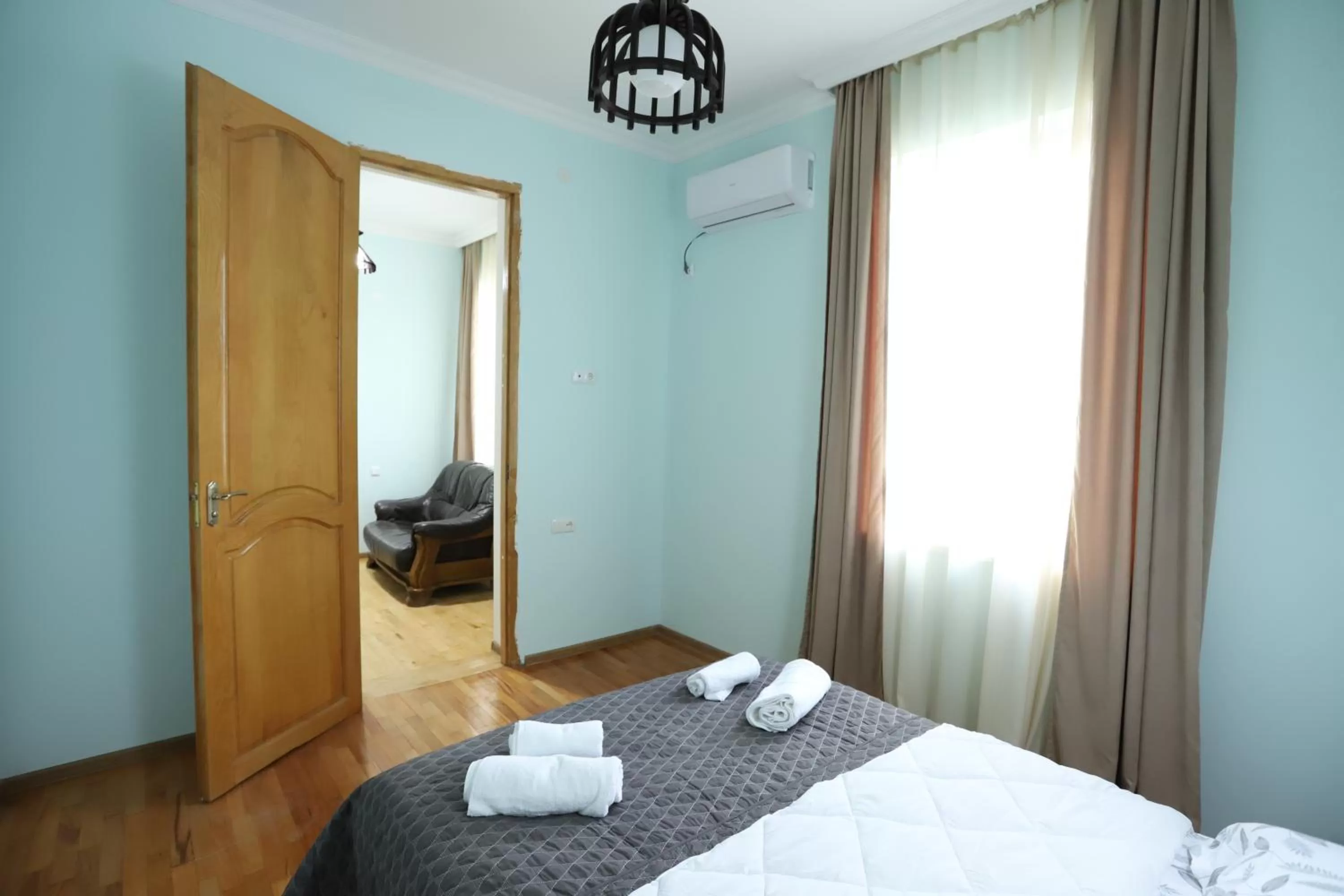 Photo of the whole room, Bed in Hotel Hollywood