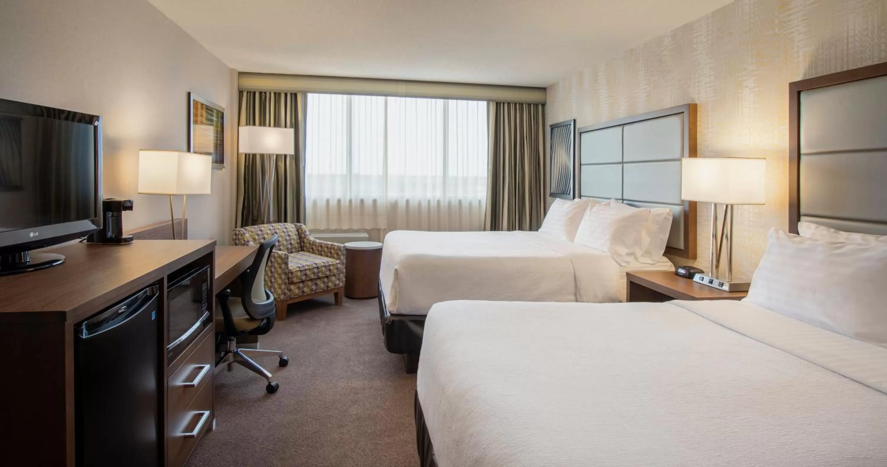 Photo of the whole room, Bed in Holiday Inn Winnipeg-South by IHG