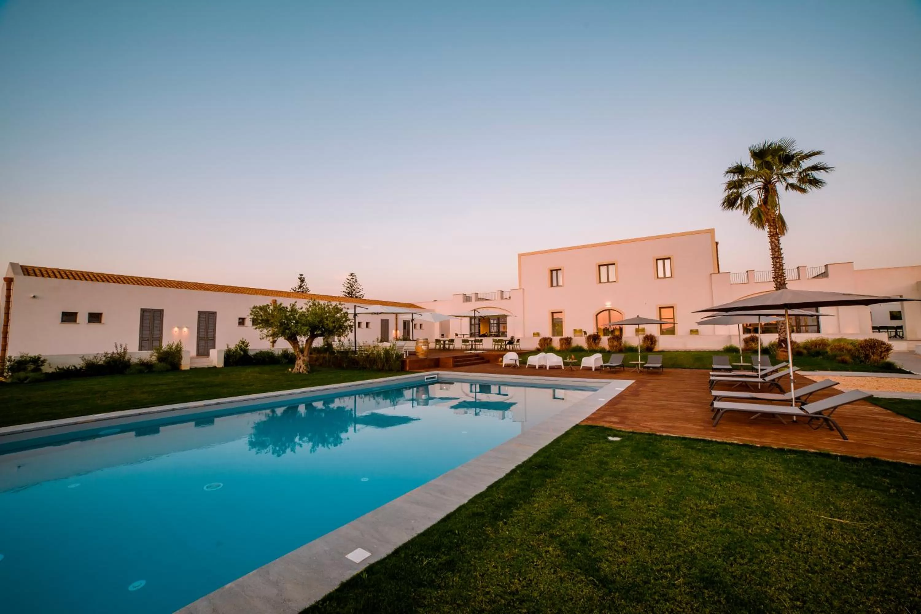 Pool view in Baglio Custera