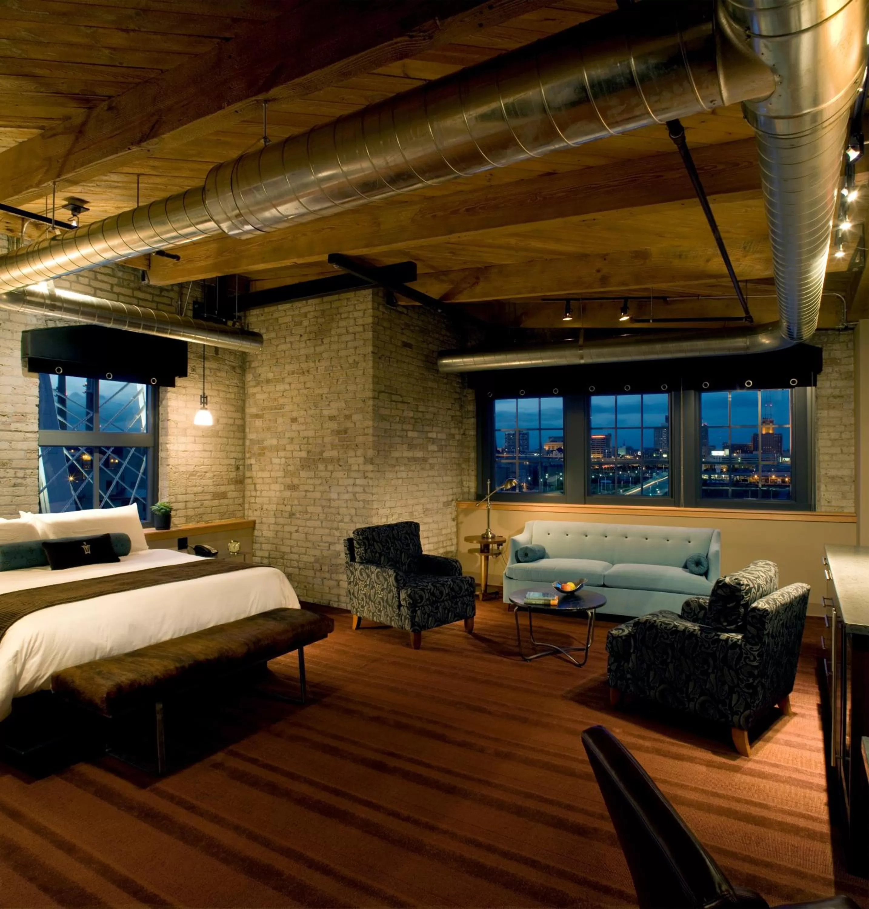 Bedroom, Bed in The Iron Horse Hotel