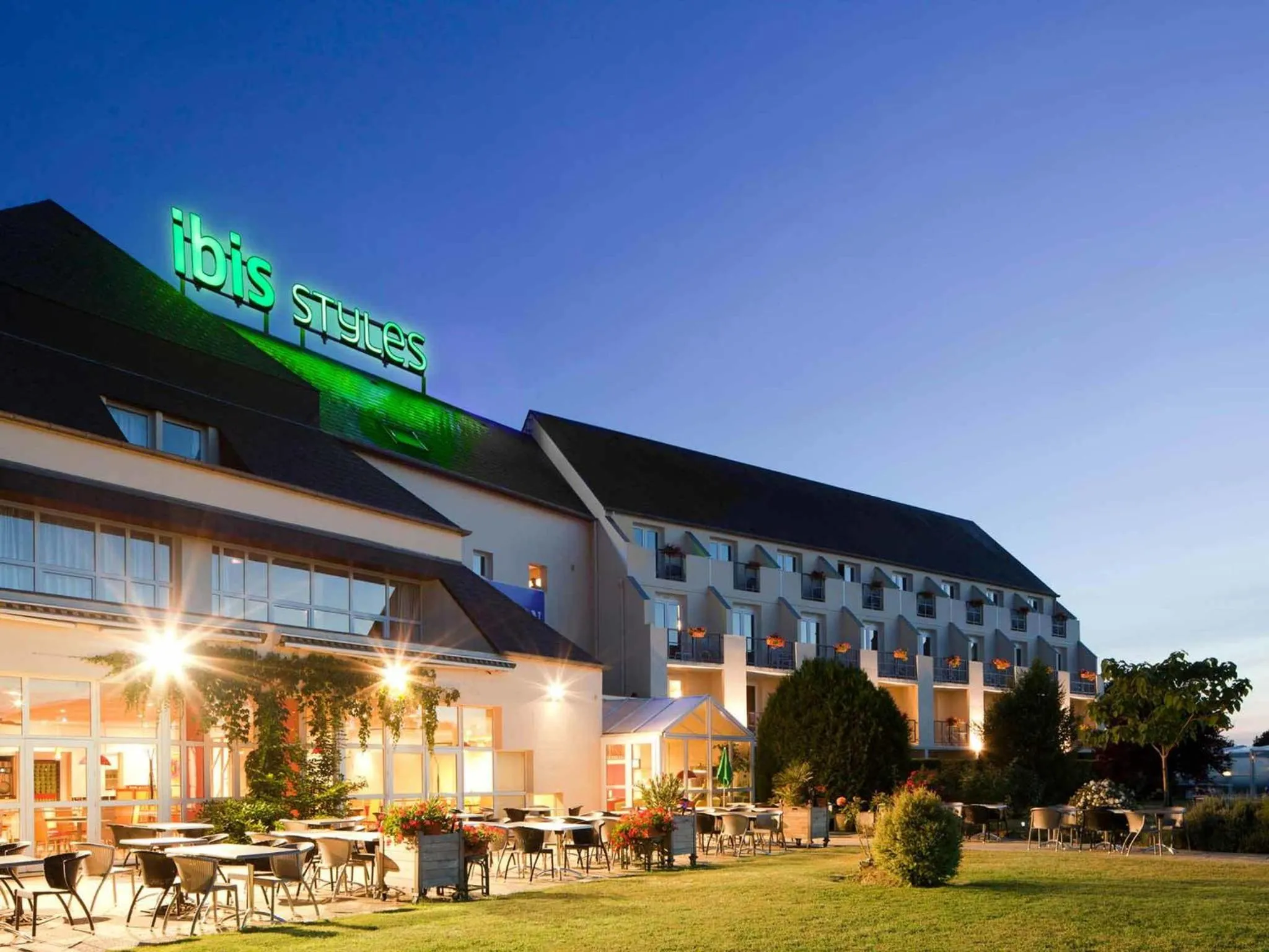 Facade/entrance in ibis Styles Chinon