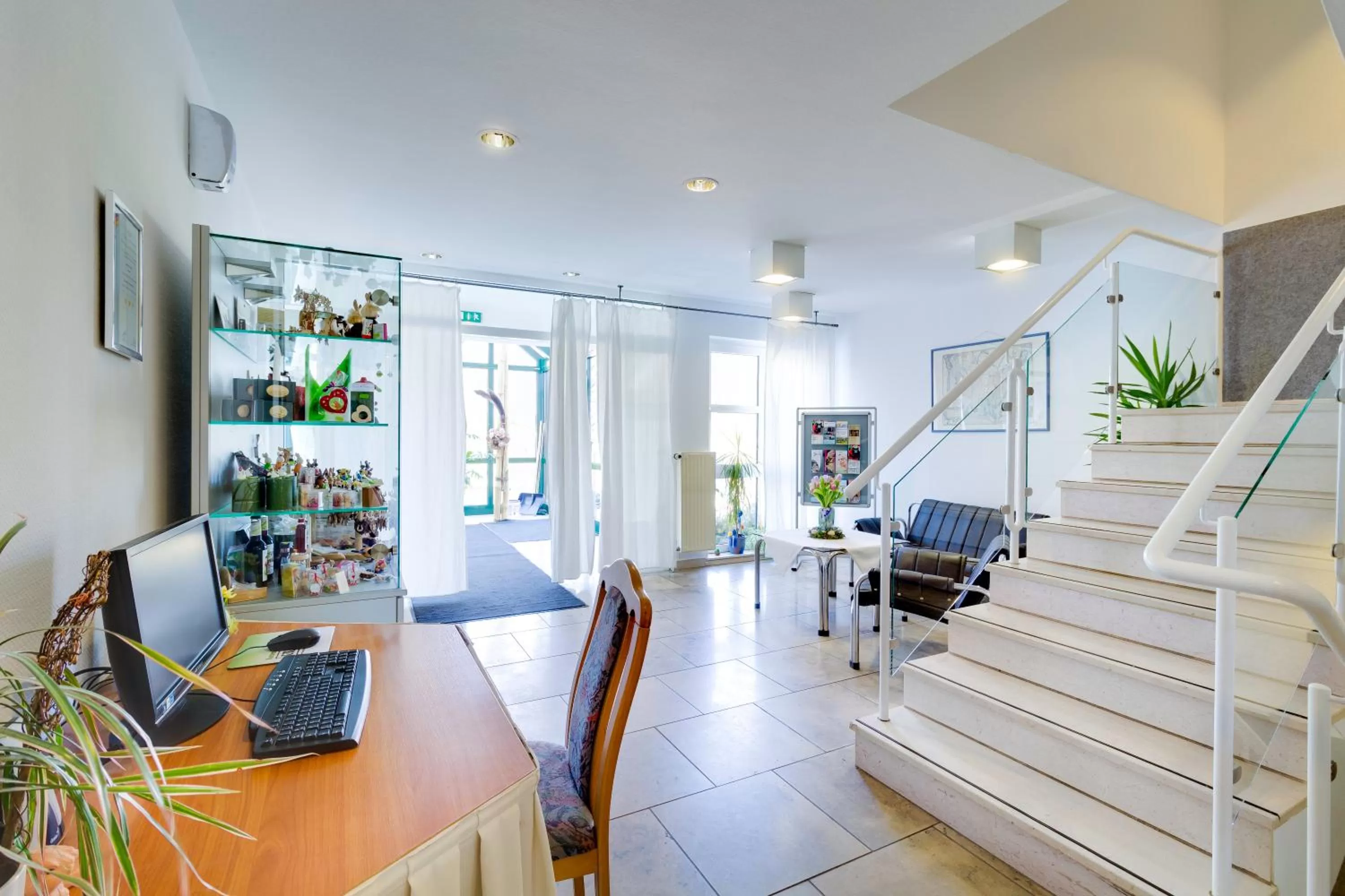 Lobby or reception in Hotel garni Zwickau-Mosel