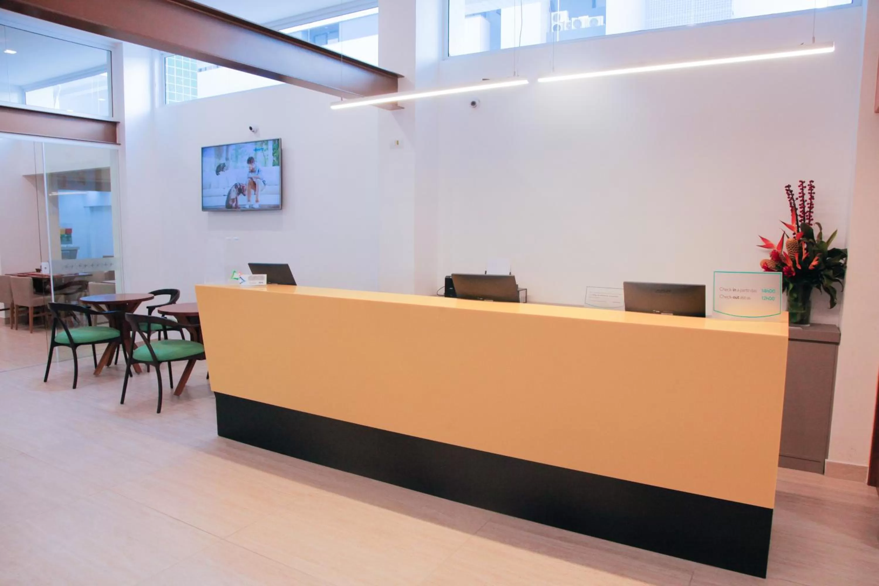 Lobby or reception in Slim Pajuçara by Tropicalis