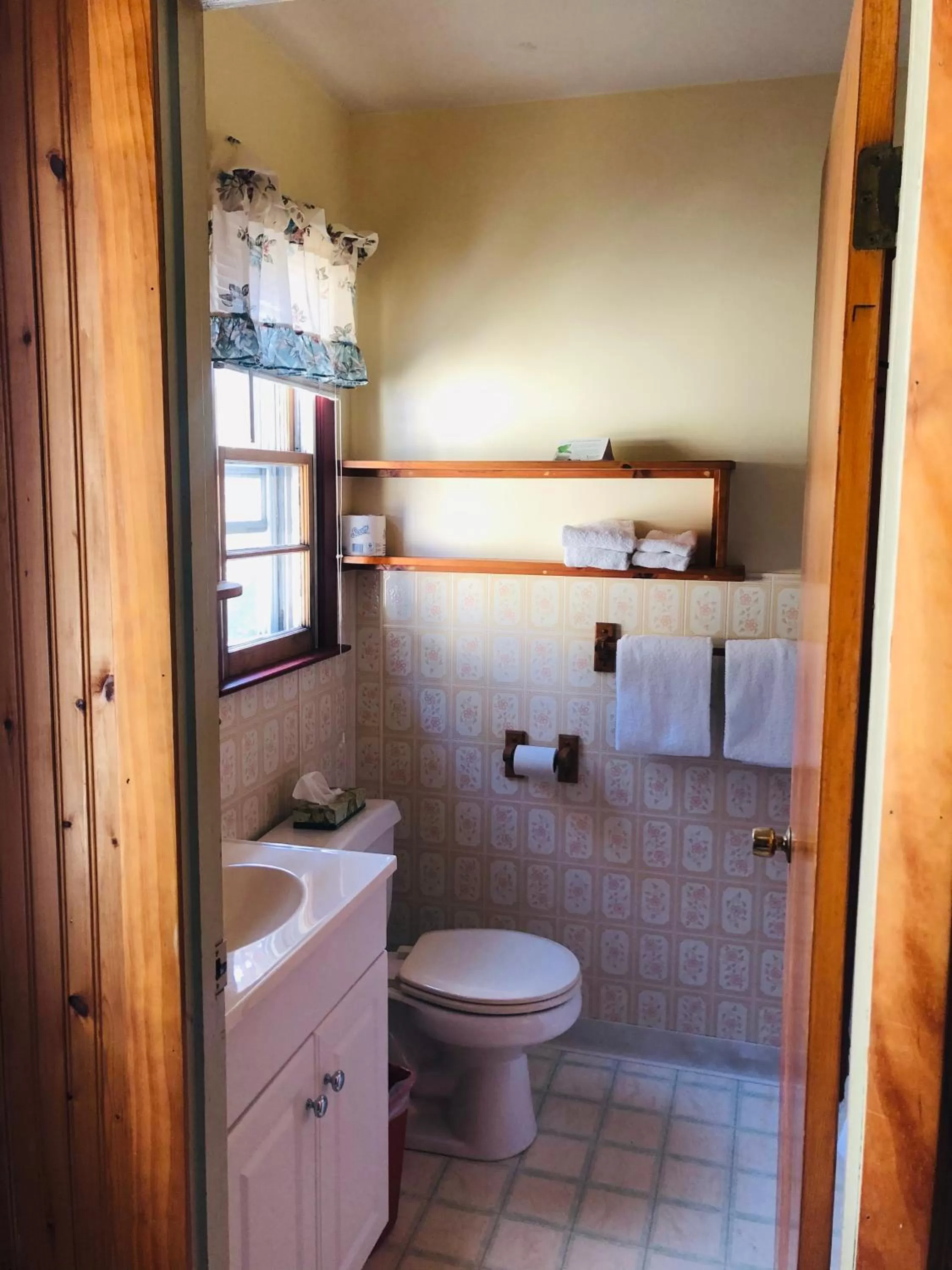 Bathroom in Gray Ghost Inn