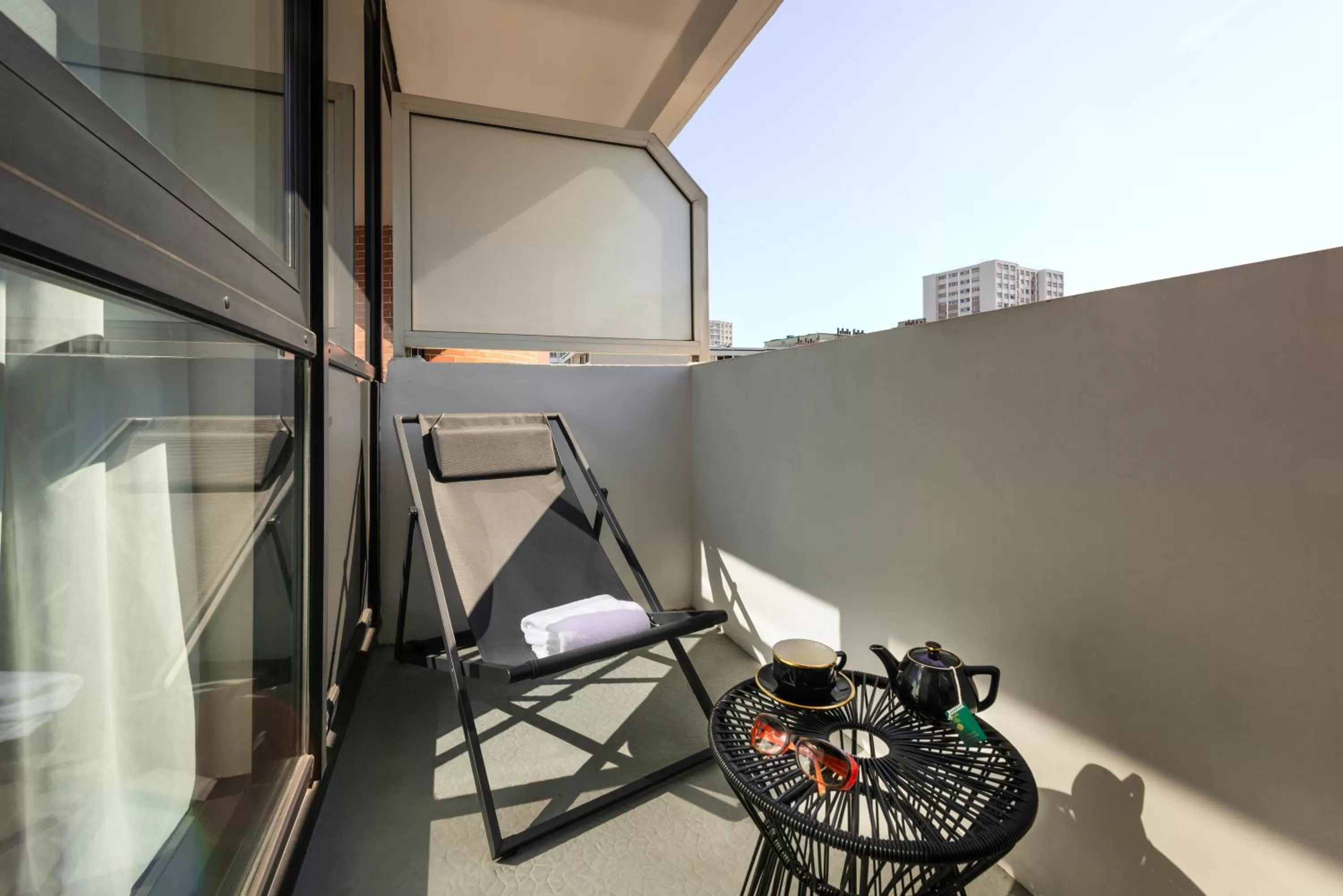 Facade/entrance in Mercure Paris Montparnasse Pasteur