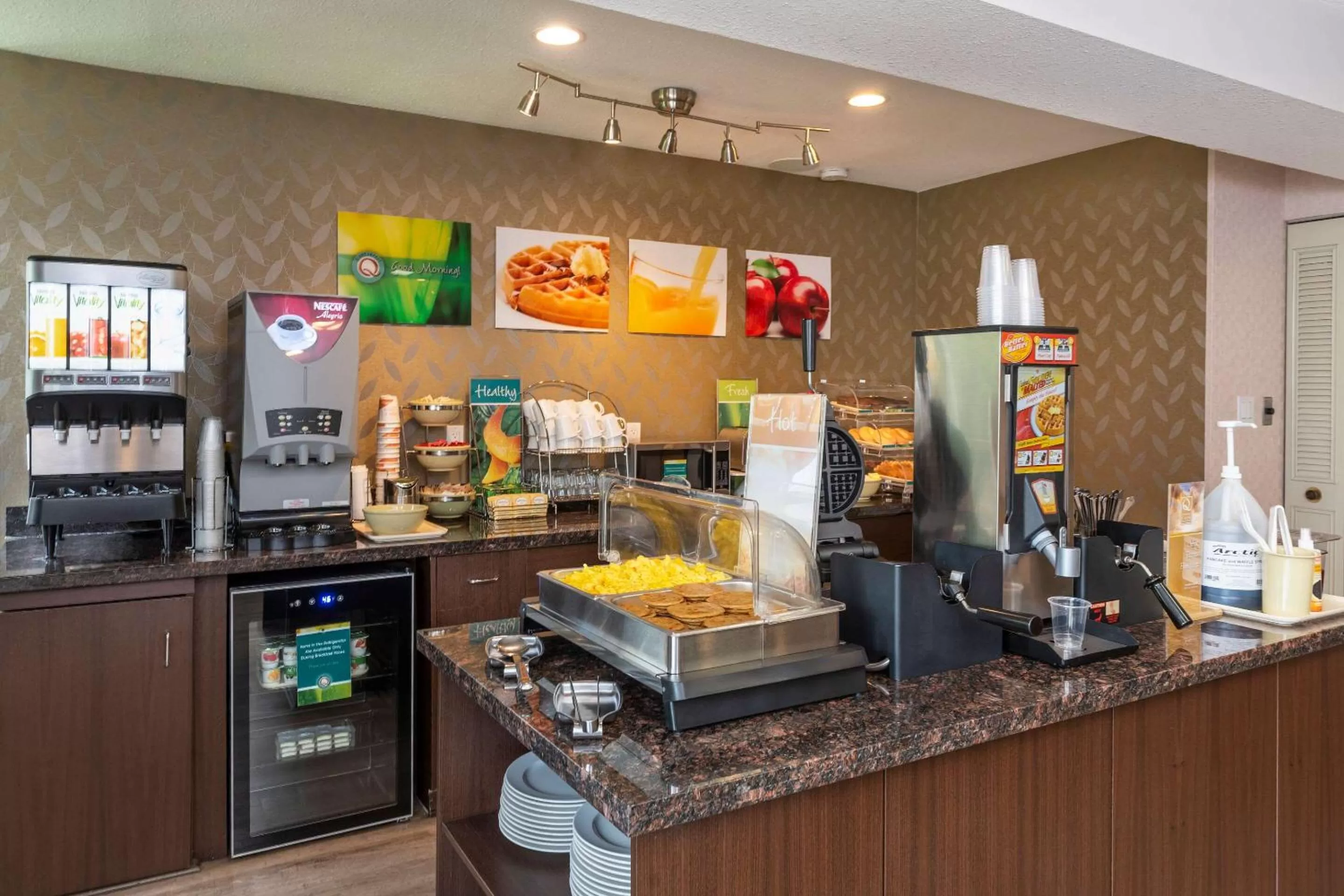 Breakfast in Prestige Riverside Lodge Quesnel