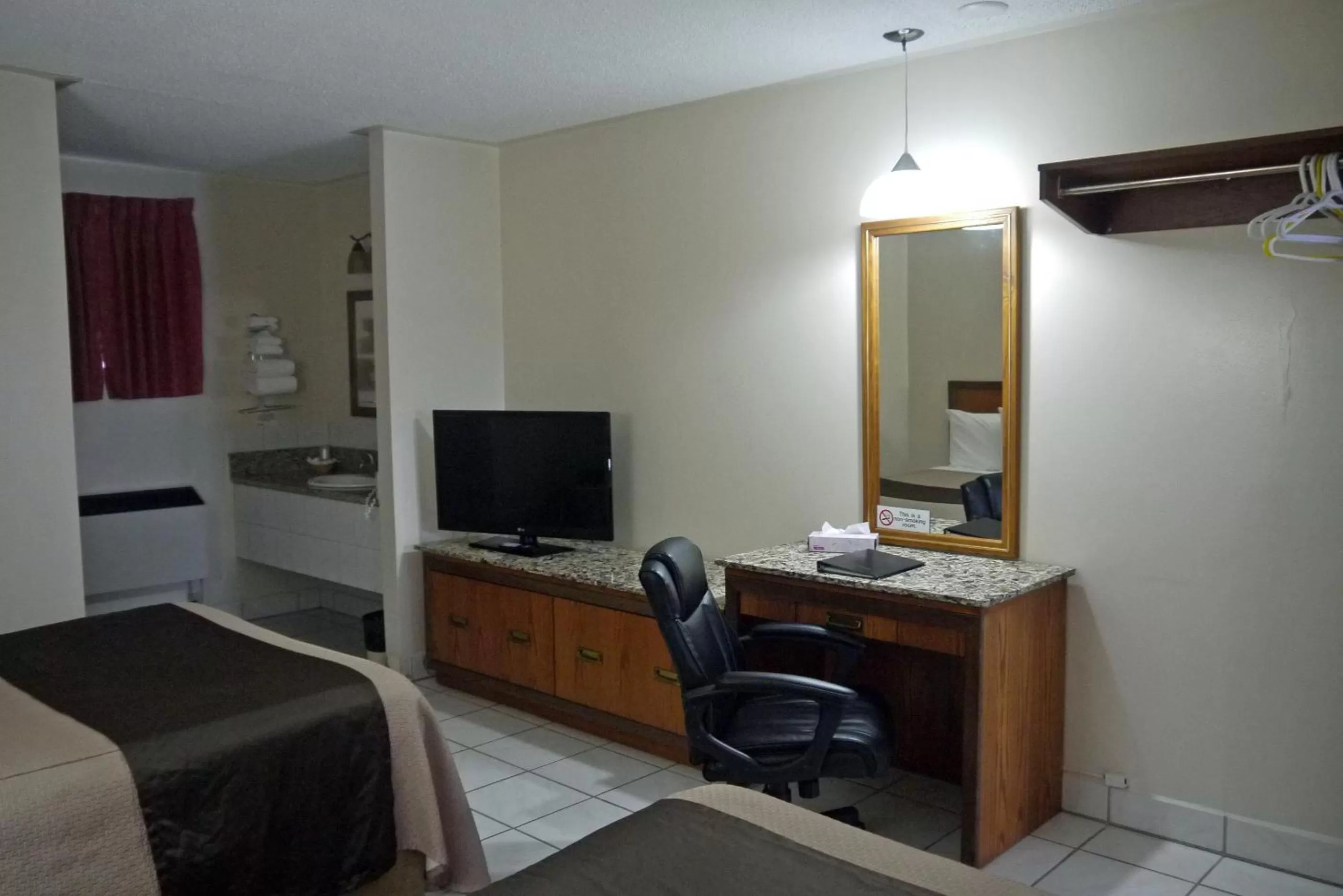 Photo of the whole room in Newmarket Inn