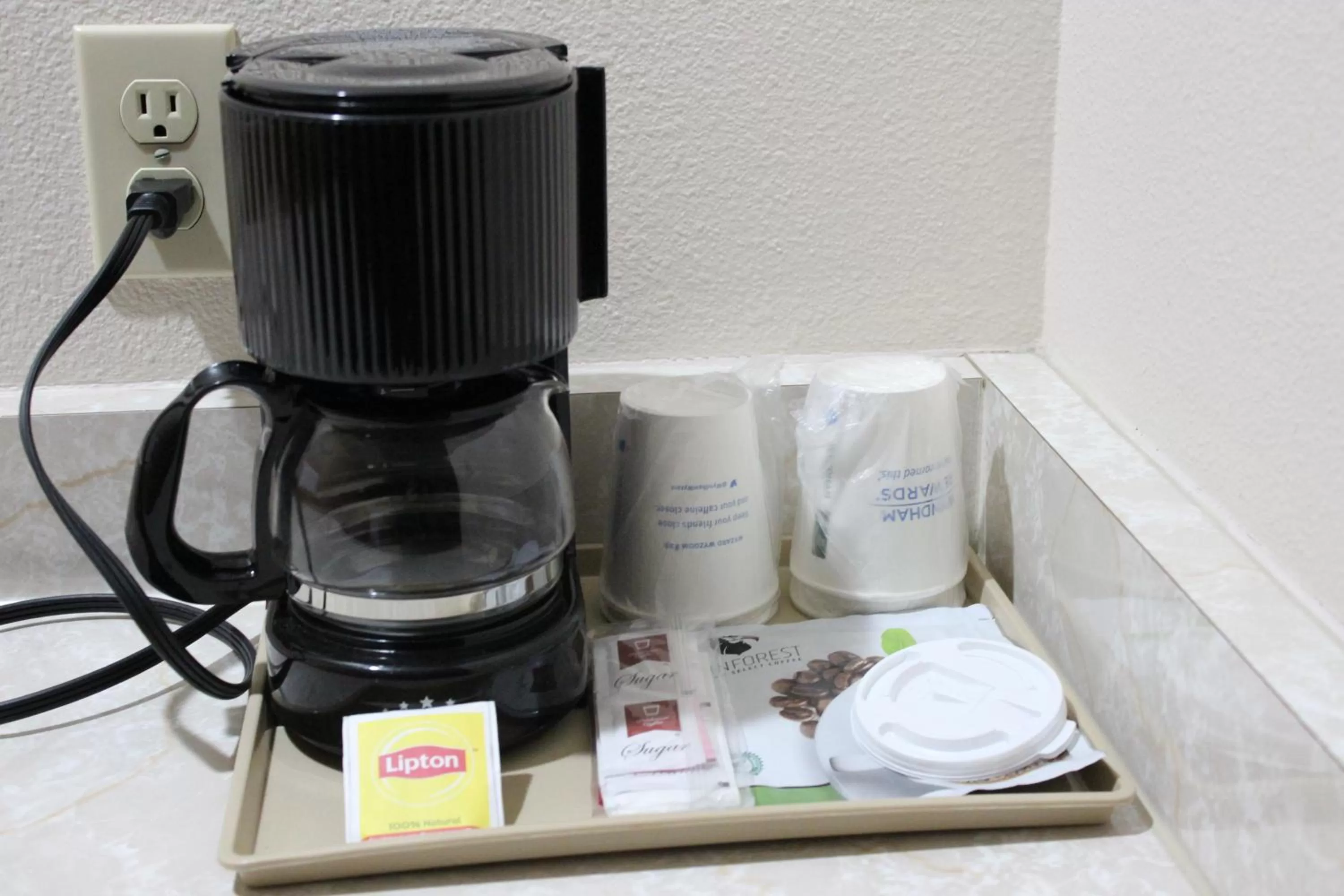 Coffee/tea facilities in Days Inn by Wyndham Ritzville