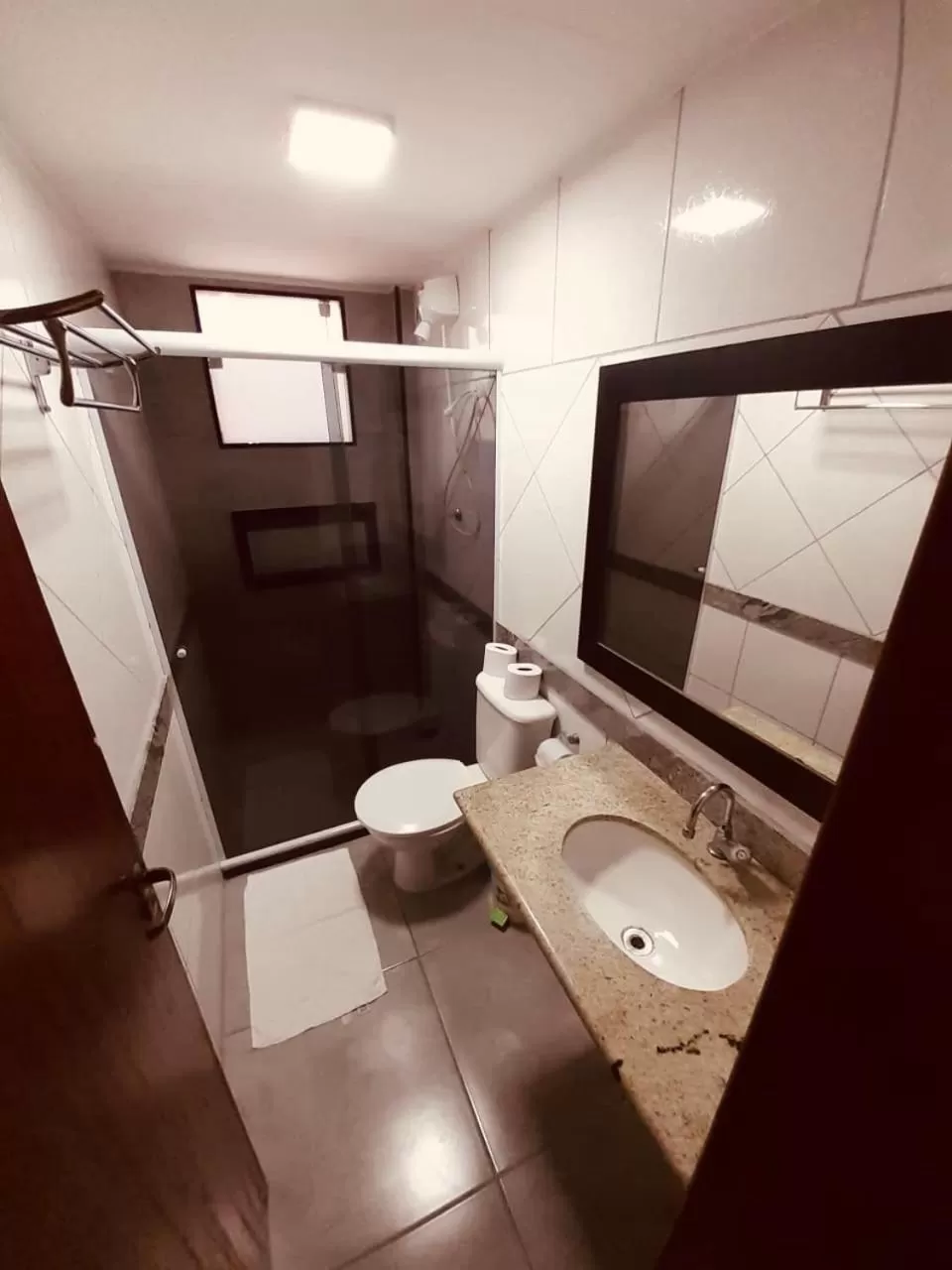 Bathroom in Flamingo Beach Pousada