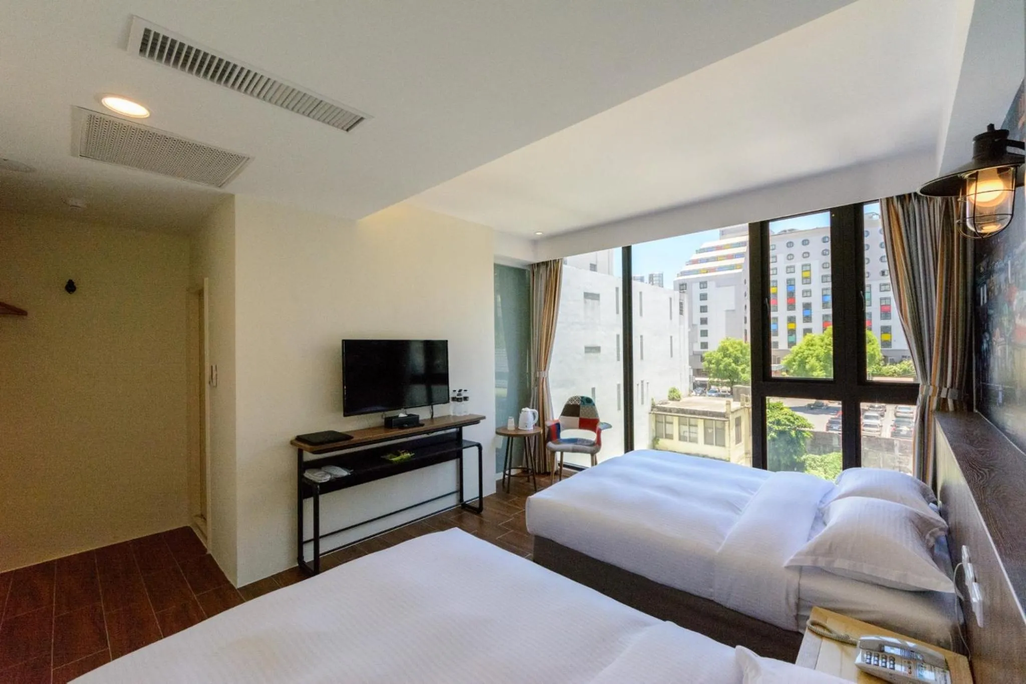 Photo of the whole room, TV/Entertainment Center in Jack House Hotel