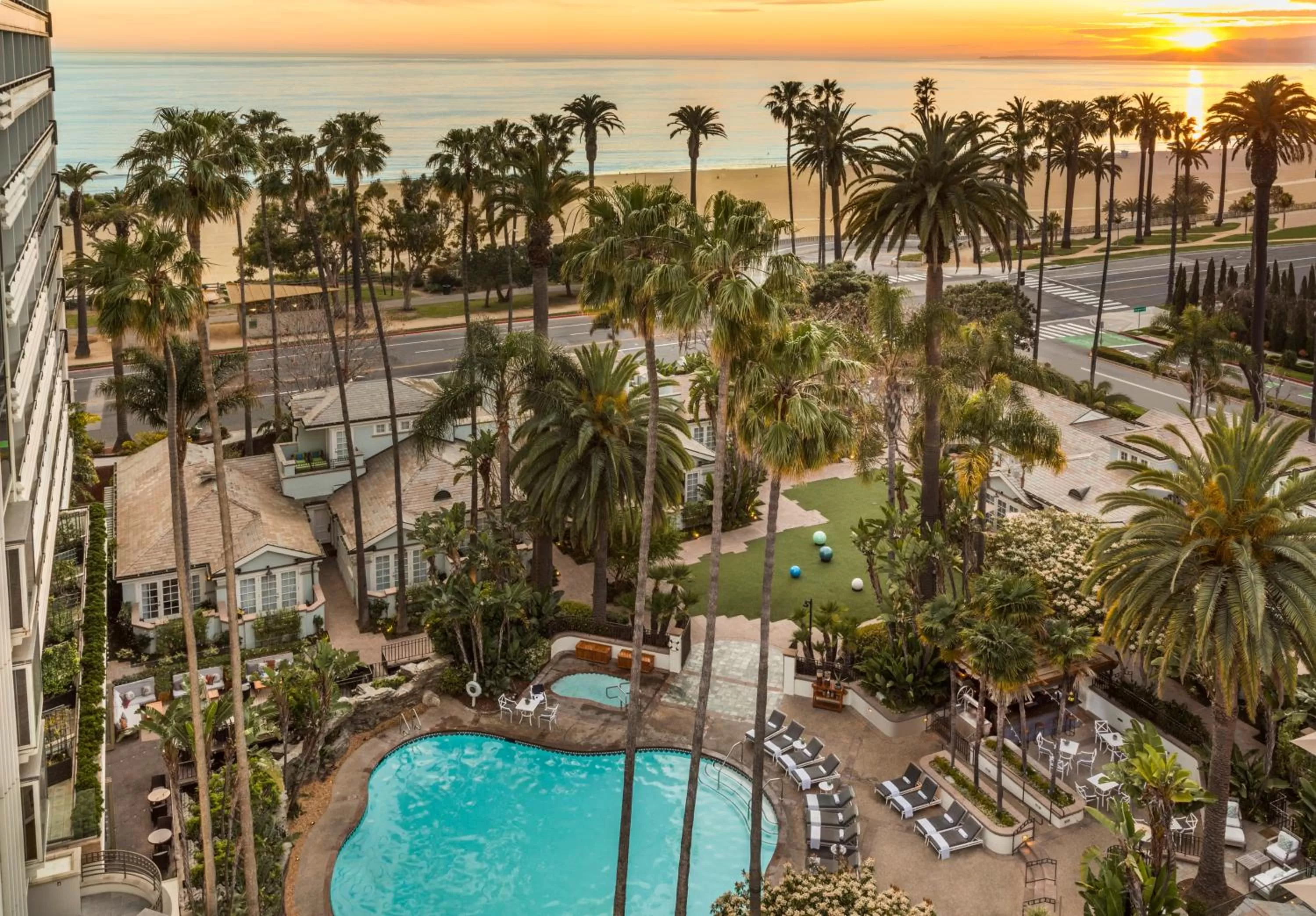 Pool view in Fairmont Miramar Hotel & Bungalows