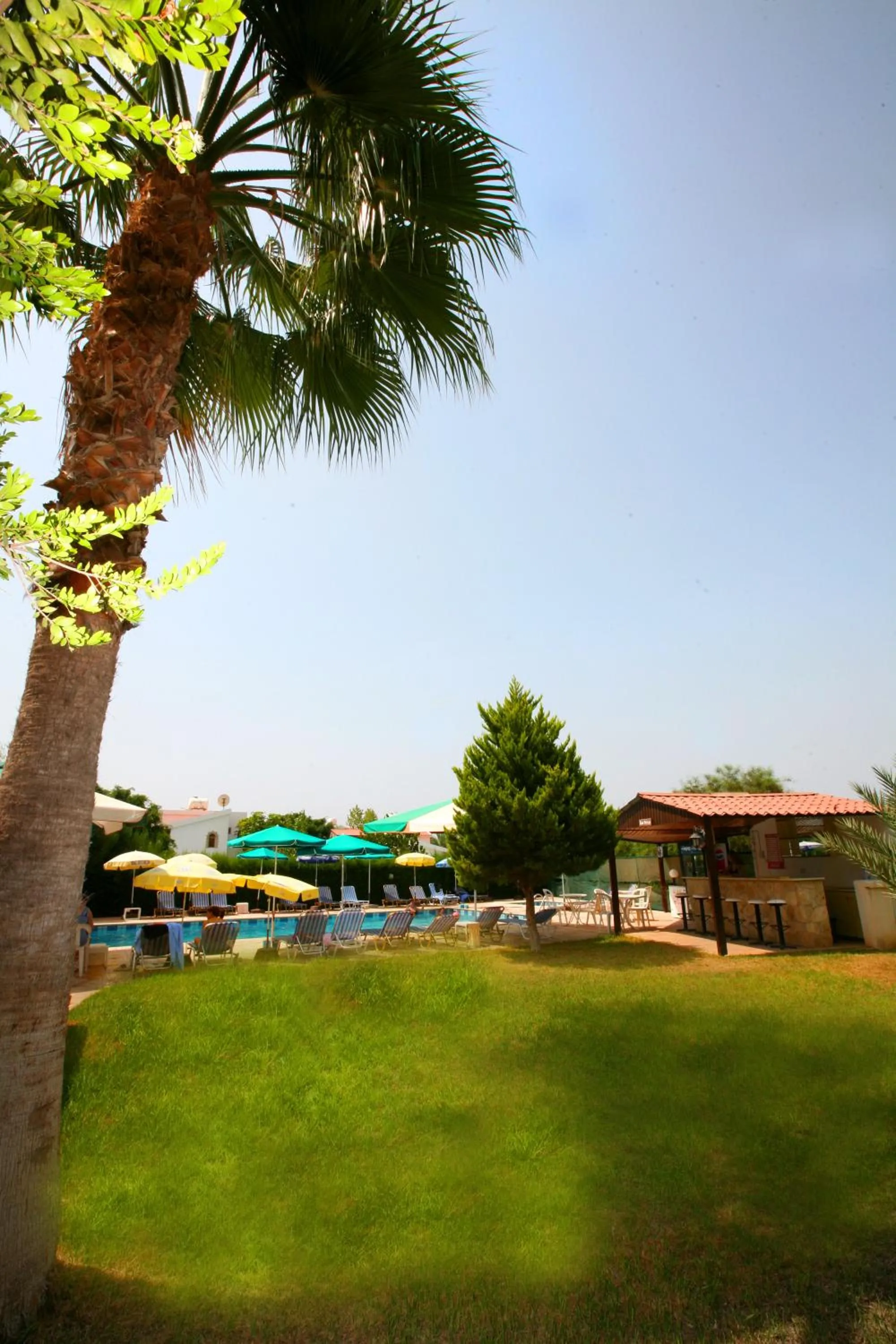 Garden in Petsas Apartments