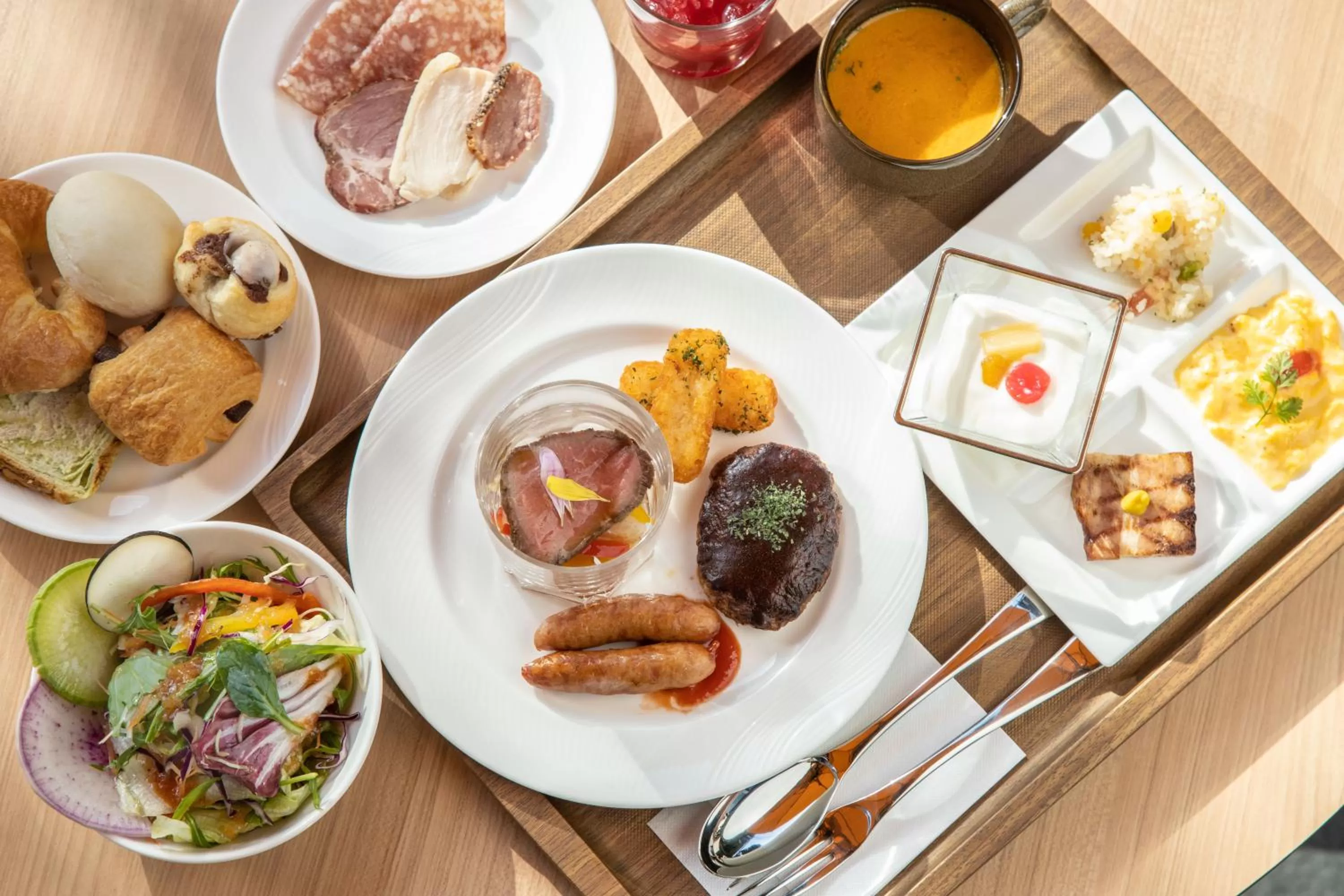 Restaurant/places to eat in Royal Twin Hotel Kyoto Hachijoguchi