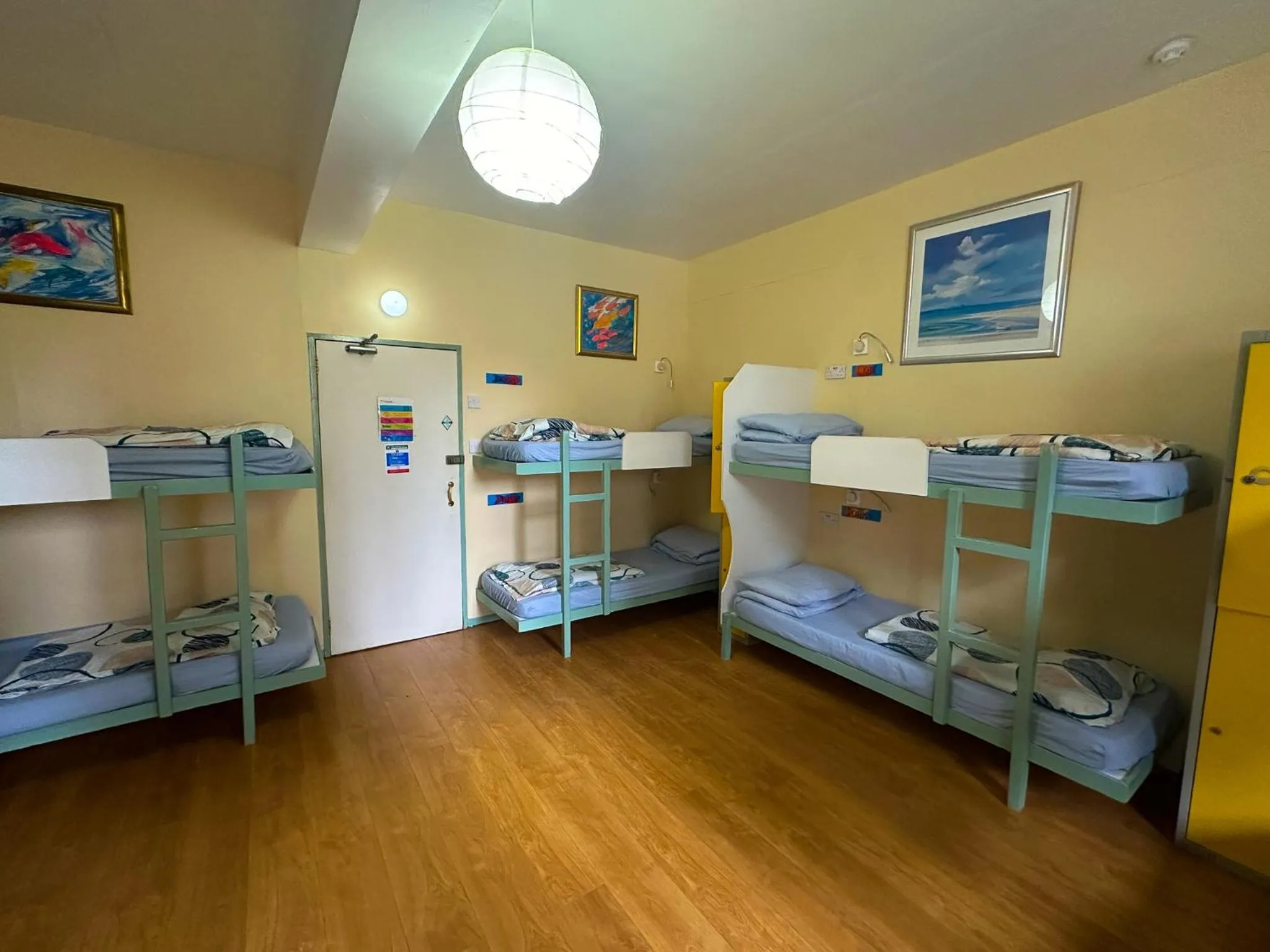 Bed in High Street Hostel - Over 18s Only, Backpackers Atmosphere