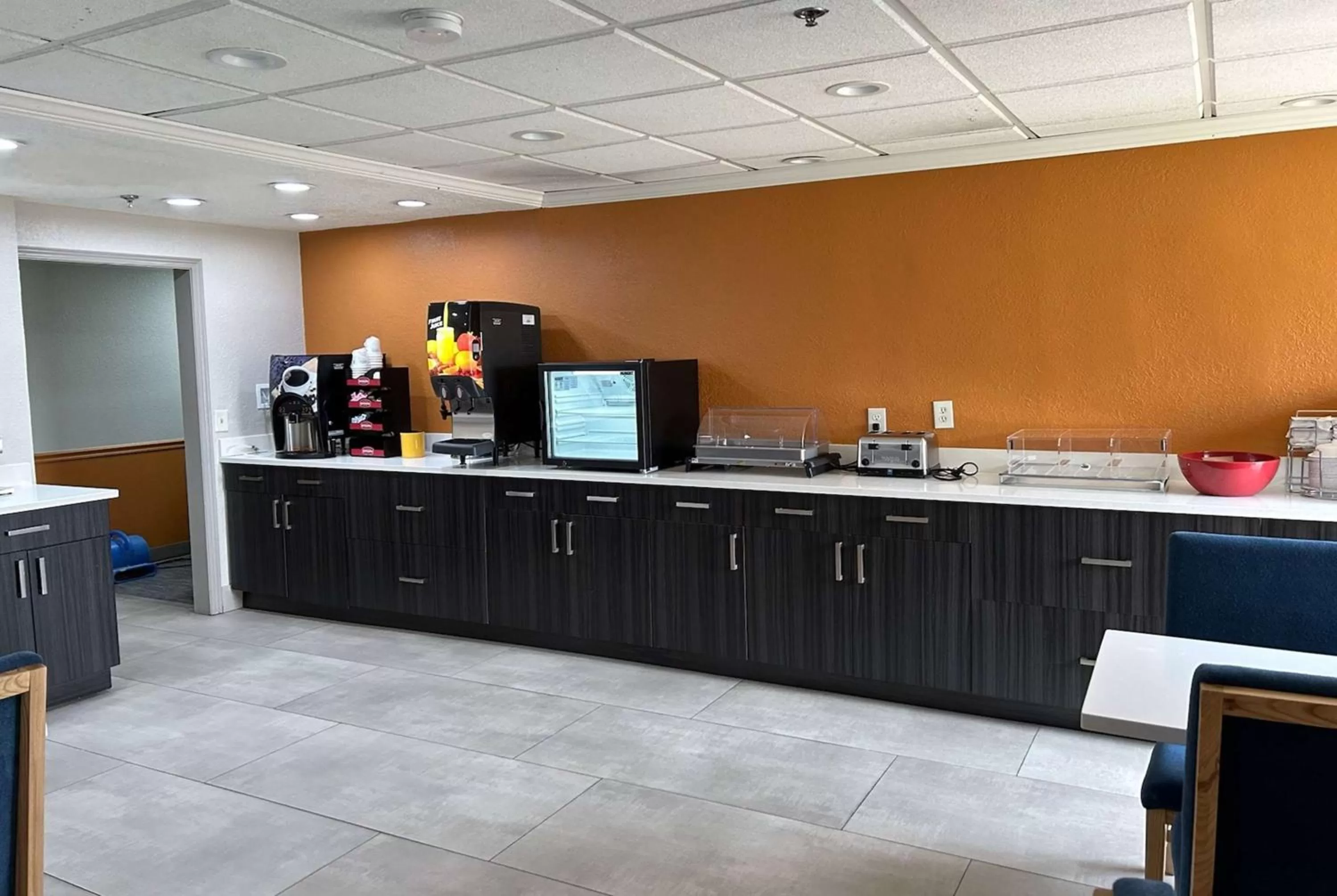 Breakfast in La Quinta by Wyndham Orlando South