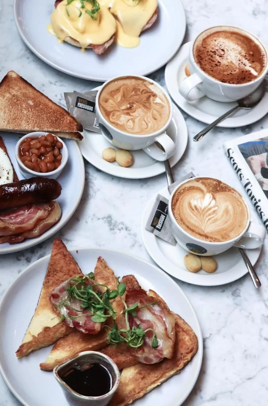 Breakfast in Le Monde Hotel