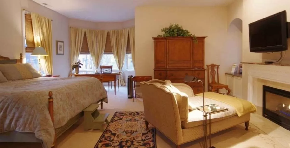 Bedroom, Bed in Harvey House Bed & Breakfast