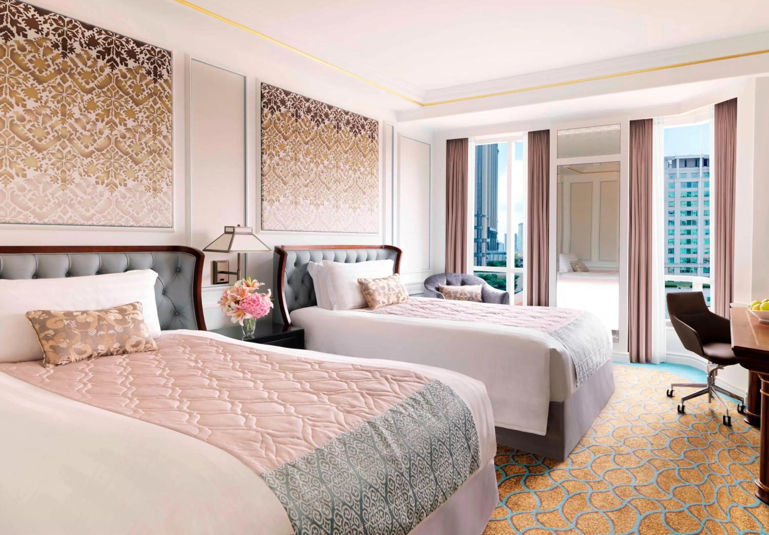 Photo of the whole room, Bed in InterContinental Singapore by IHG