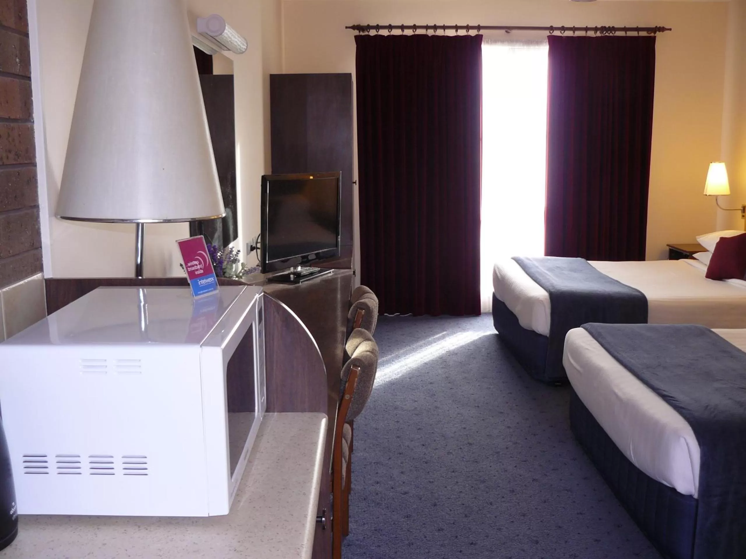 Day, Bed in Australia Park Motel