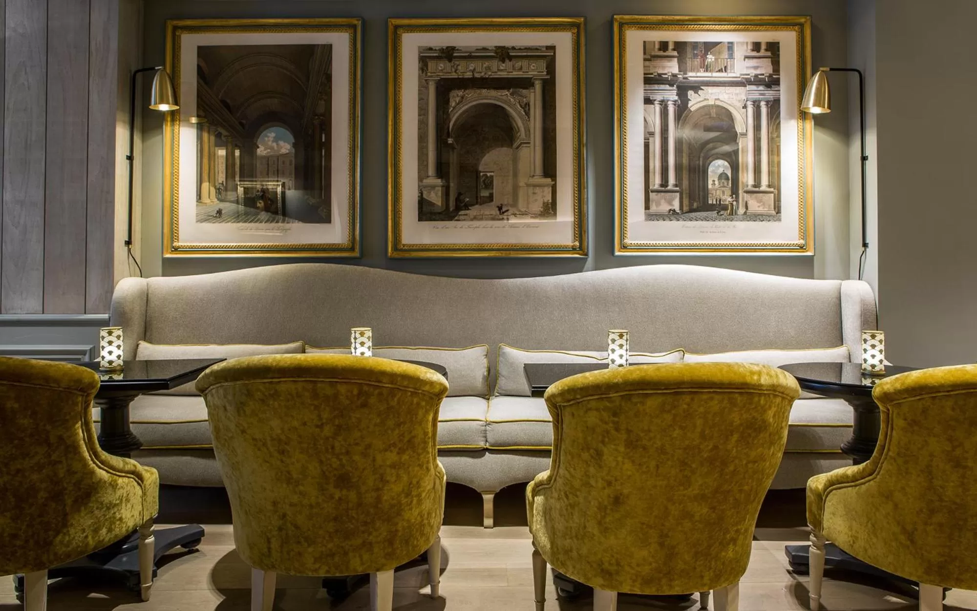 Communal lounge/ TV room in Charles V