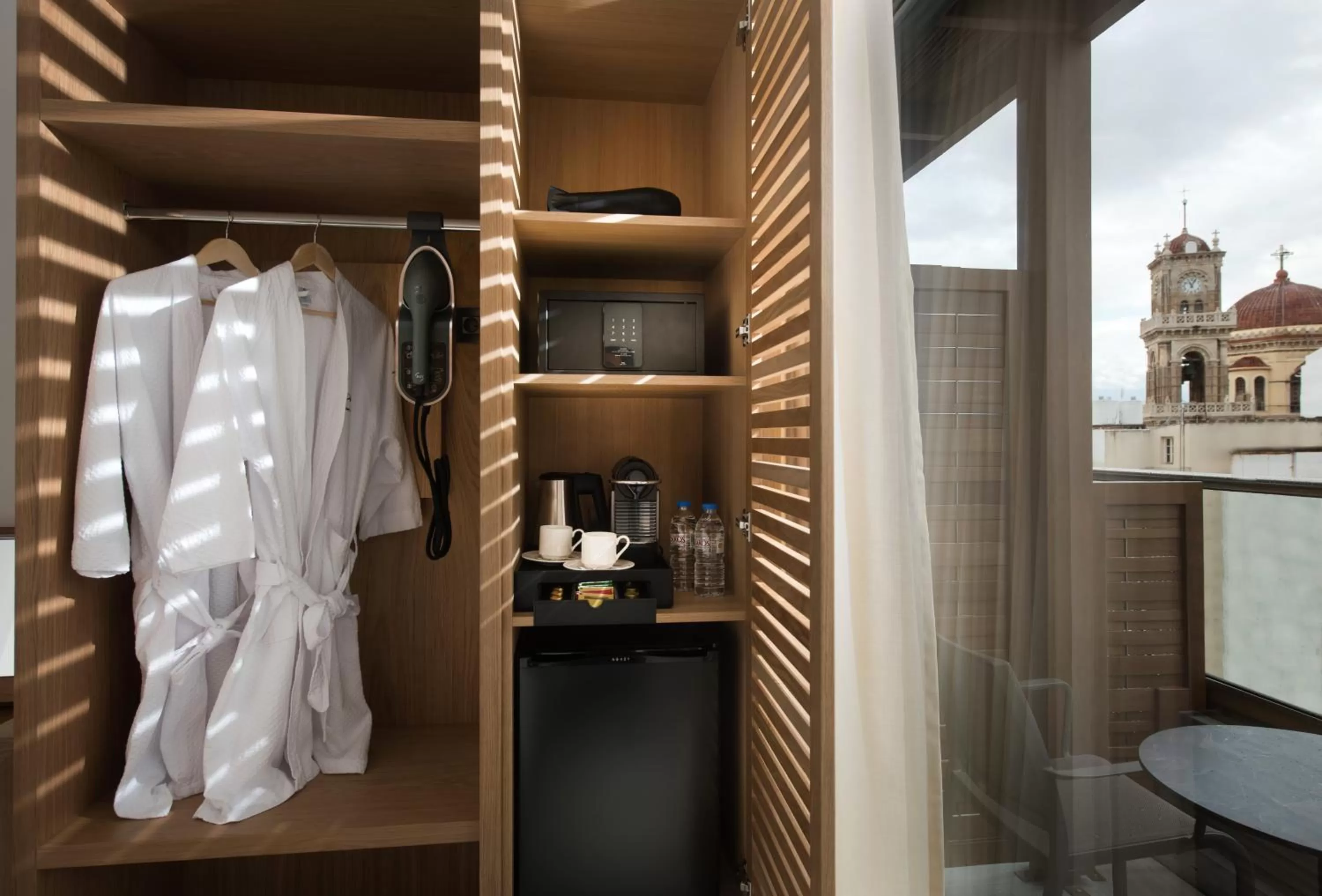 Coffee/tea facilities in Dimargio Luxury Hotel & Spa