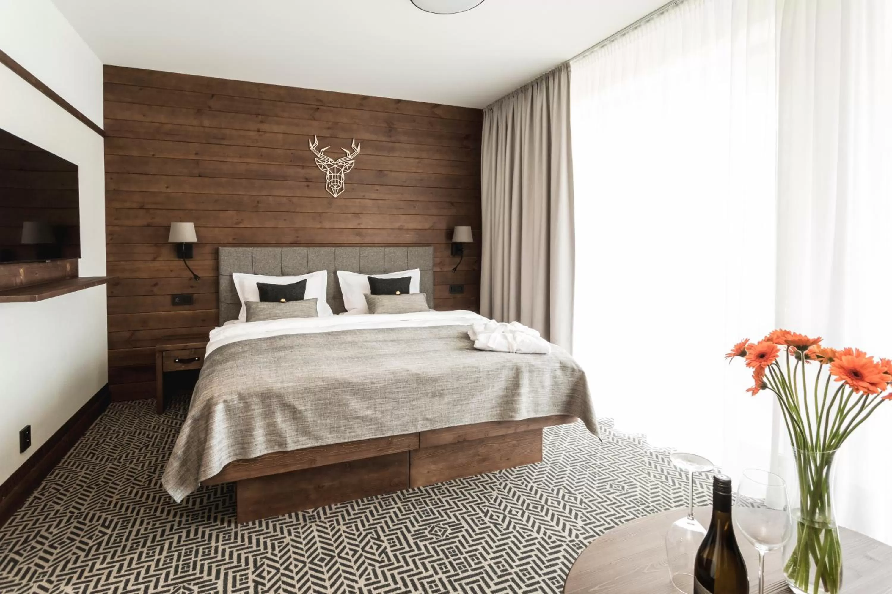 Photo of the whole room, Bed in ARIETES MARMONT Resort