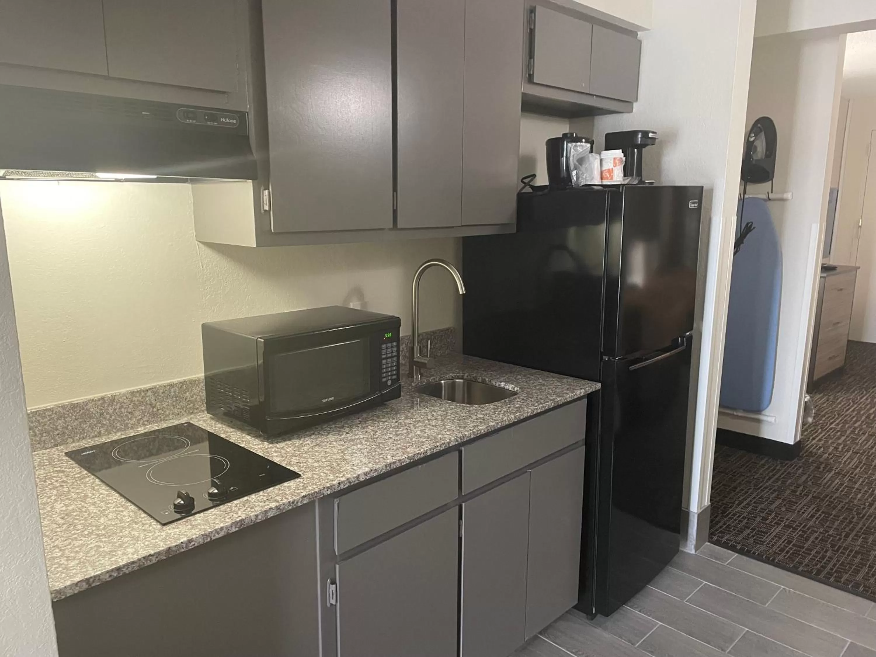 Kitchen or kitchenette in Quality Inn & Suites Spring Lake - Fayetteville near Fort Bragg