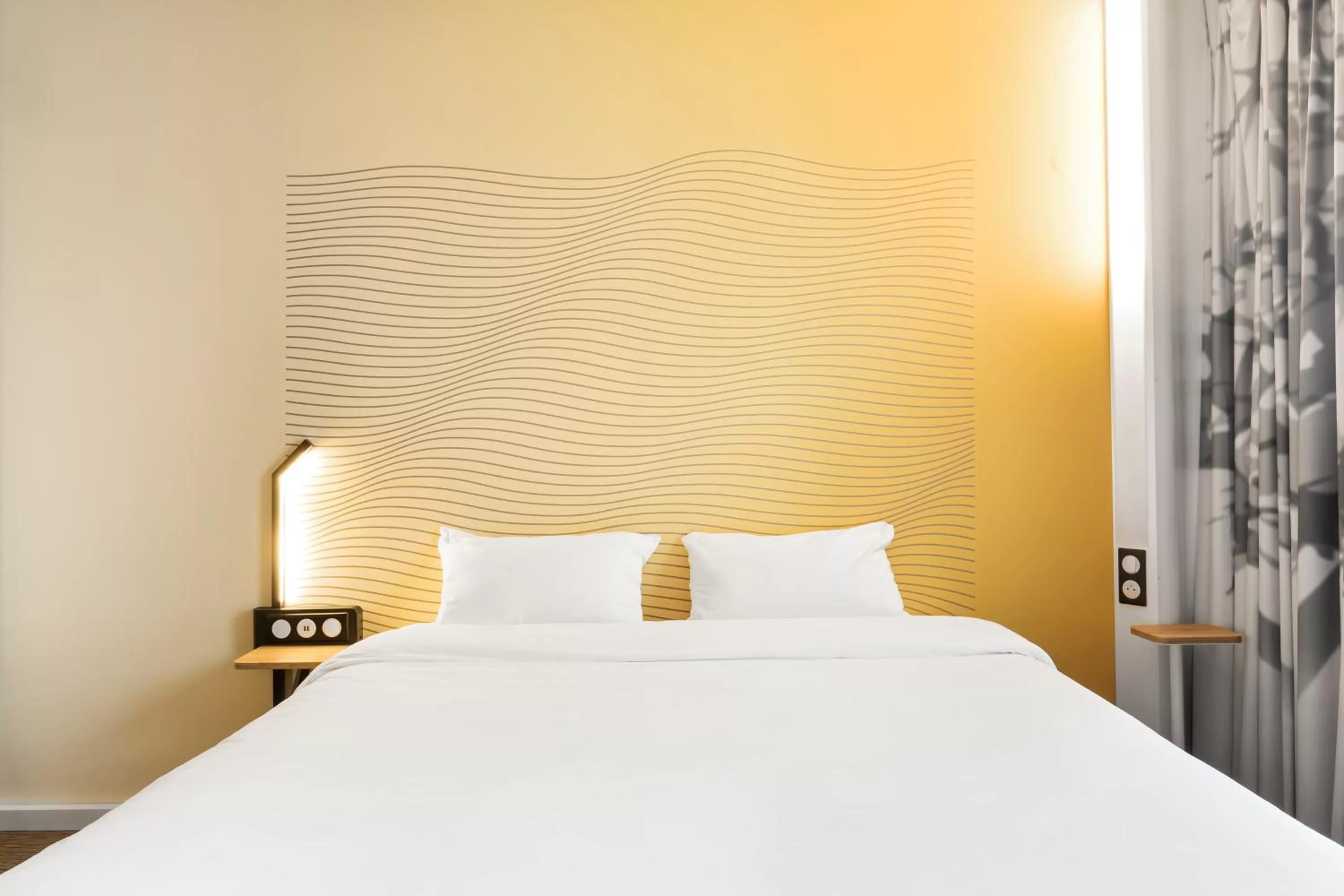 Bedroom, Bed in B&B HOTEL Lyon Centre Part-dieu Gambetta