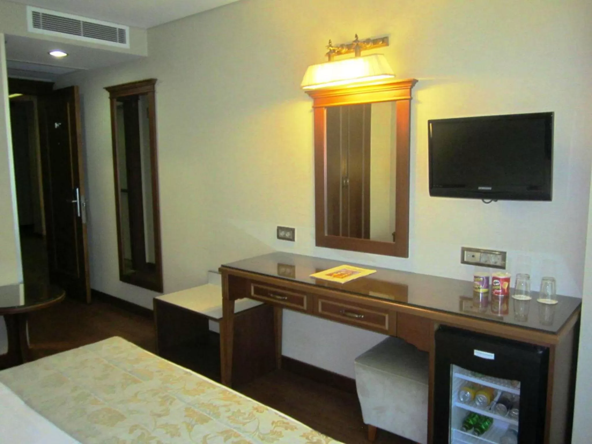 TV and multimedia, Bed in Hotel Perula & SPA