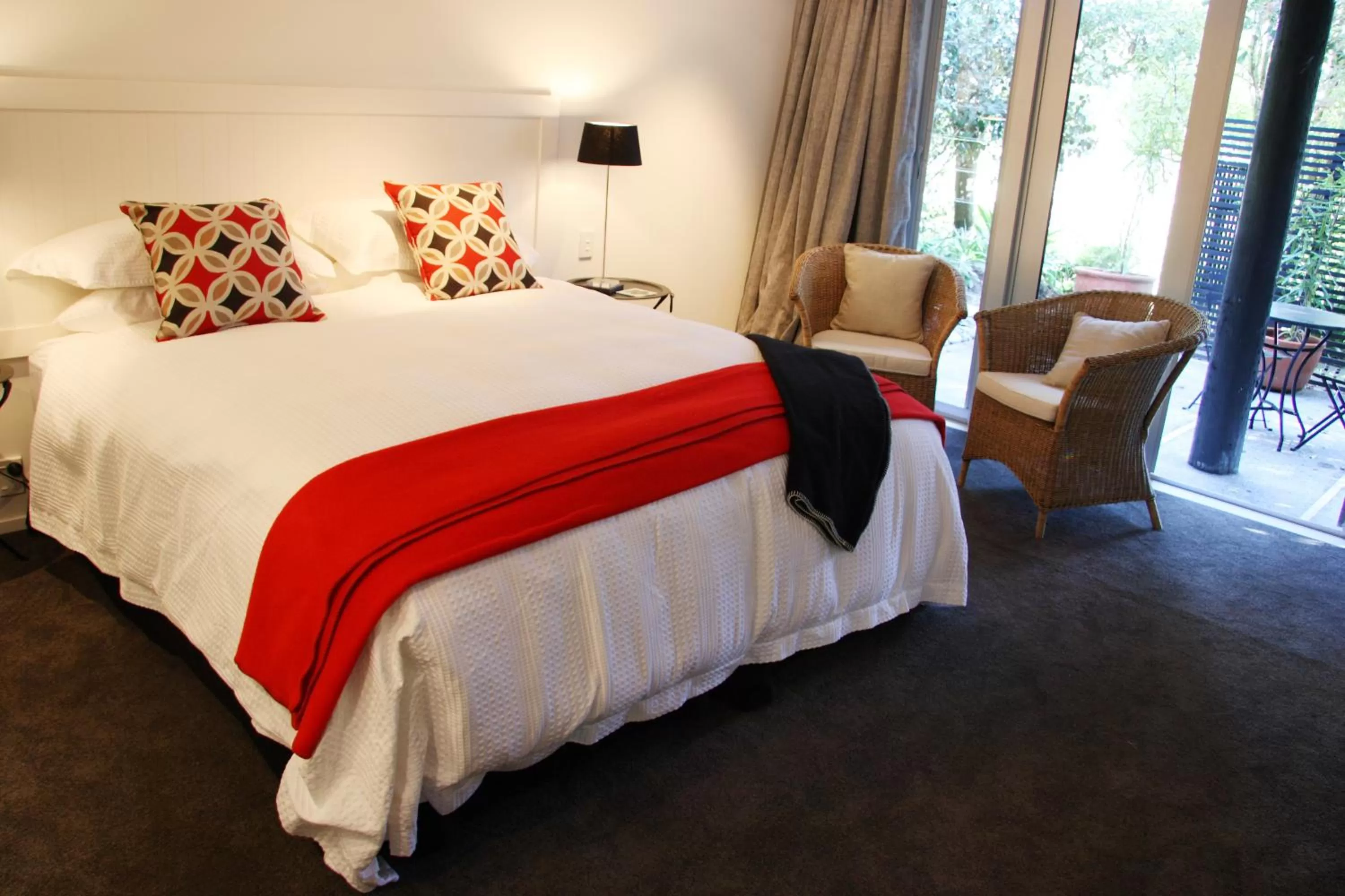 Garden view, Bed in Acacia Cliffs Lodge