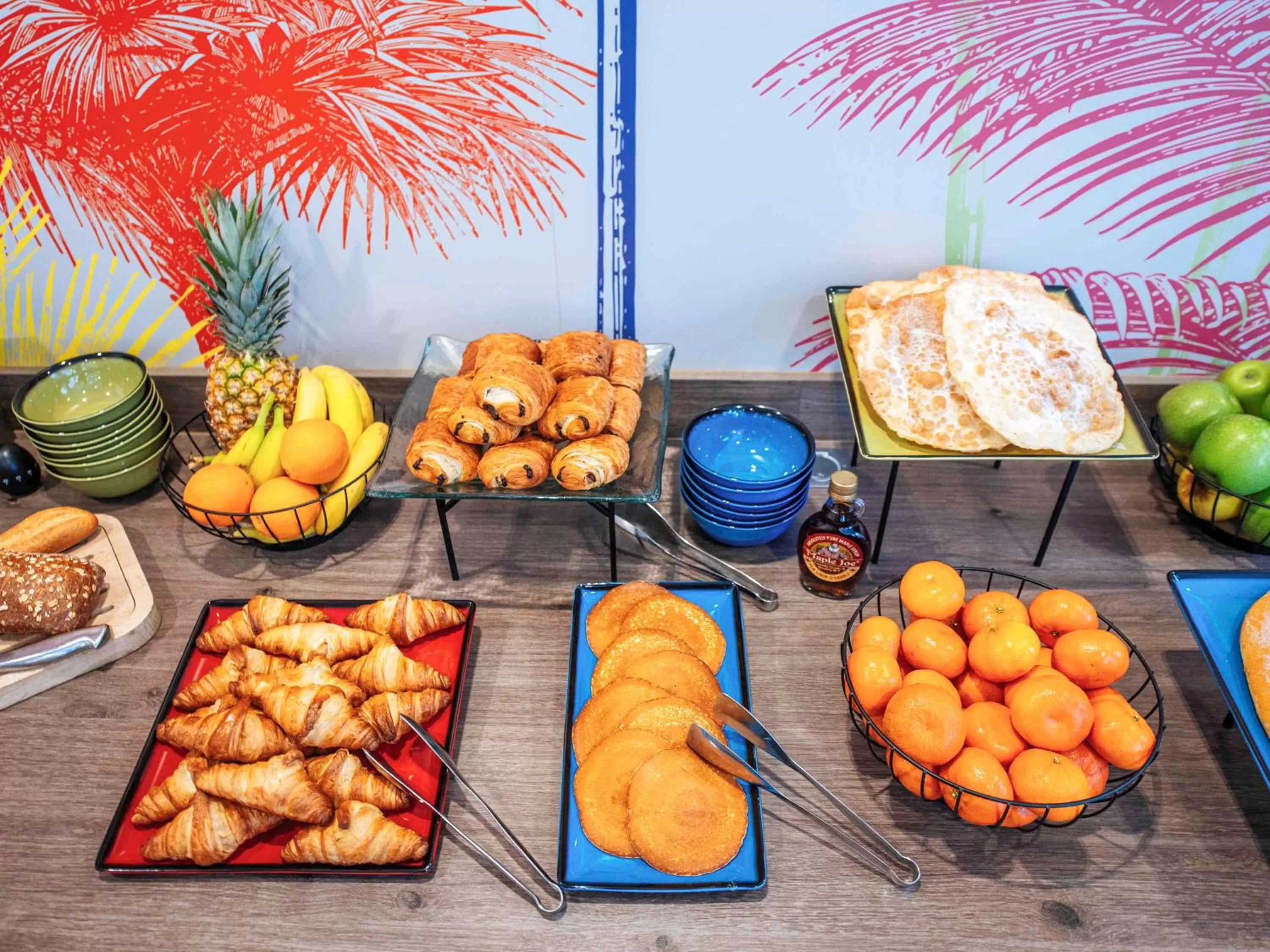 Dining area in ibis Styles Perpignan Centre Gare