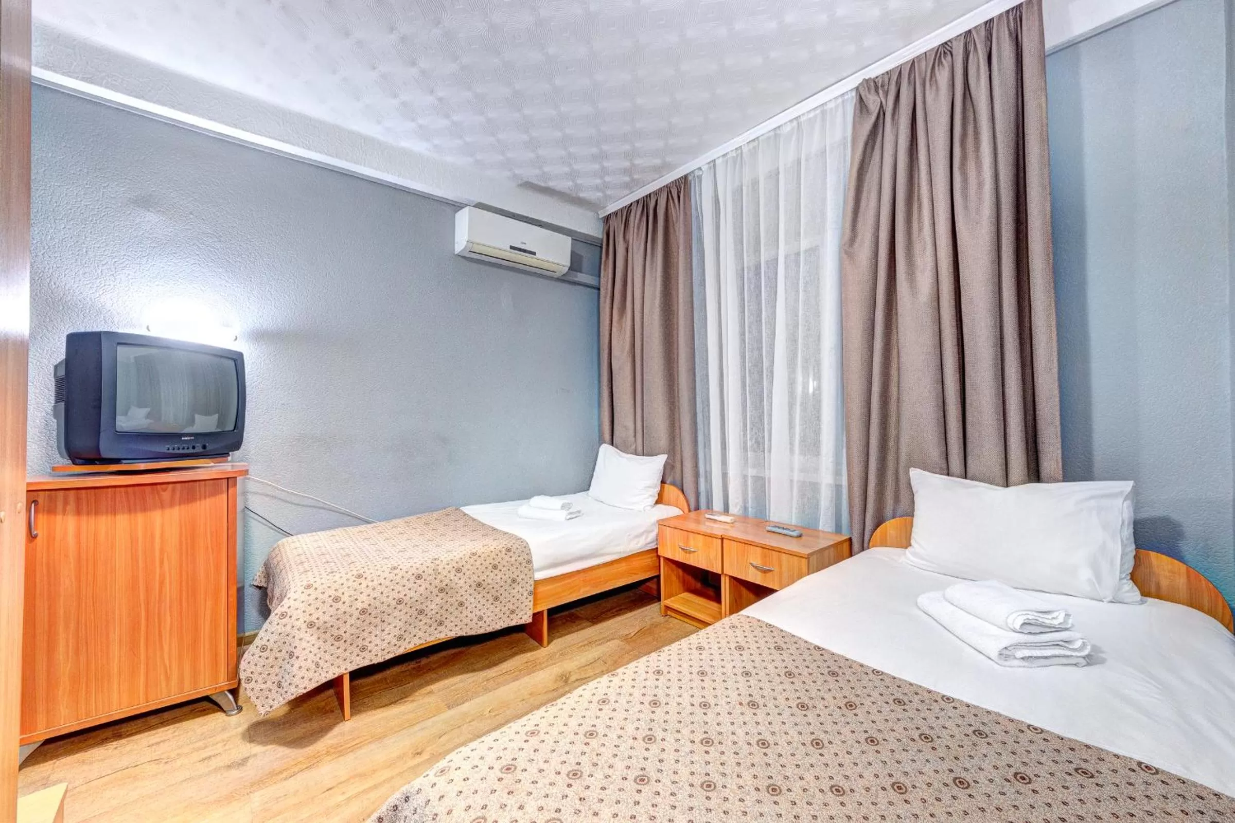 Photo of the whole room, Bed in Holosiyvsky Hotel