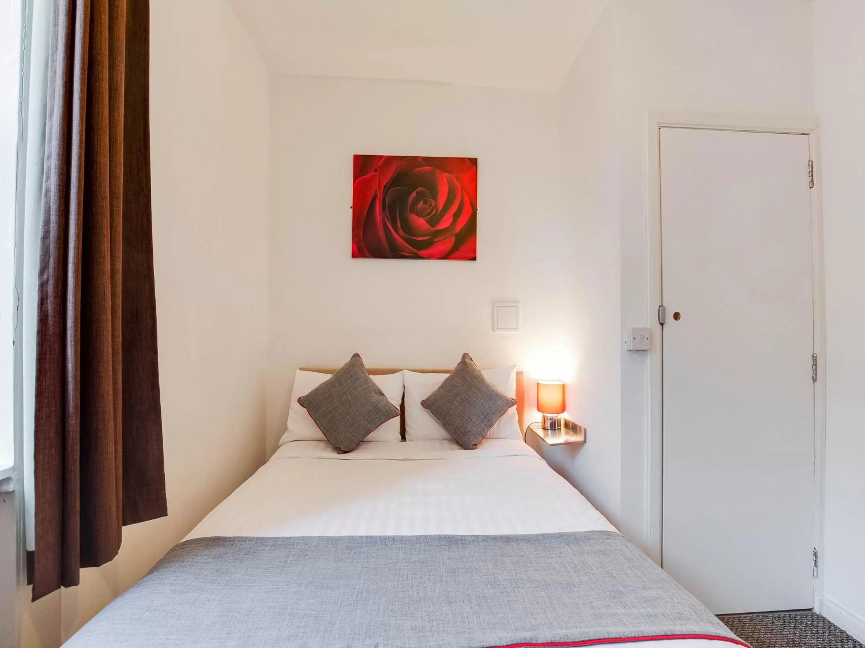 Bedroom, Bed in Lost Guest House Peterhead