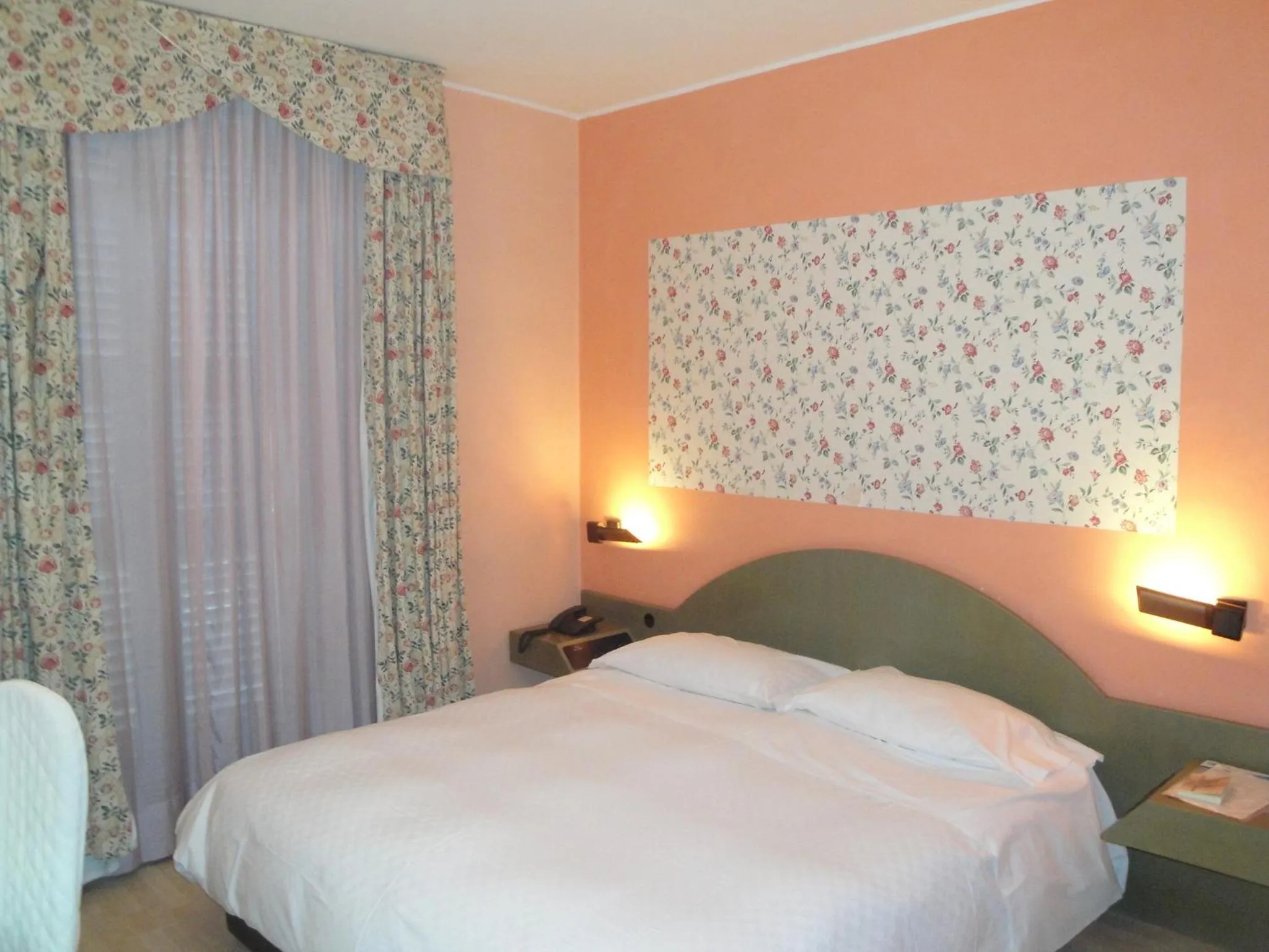 Bed in Hotel Due Mondi