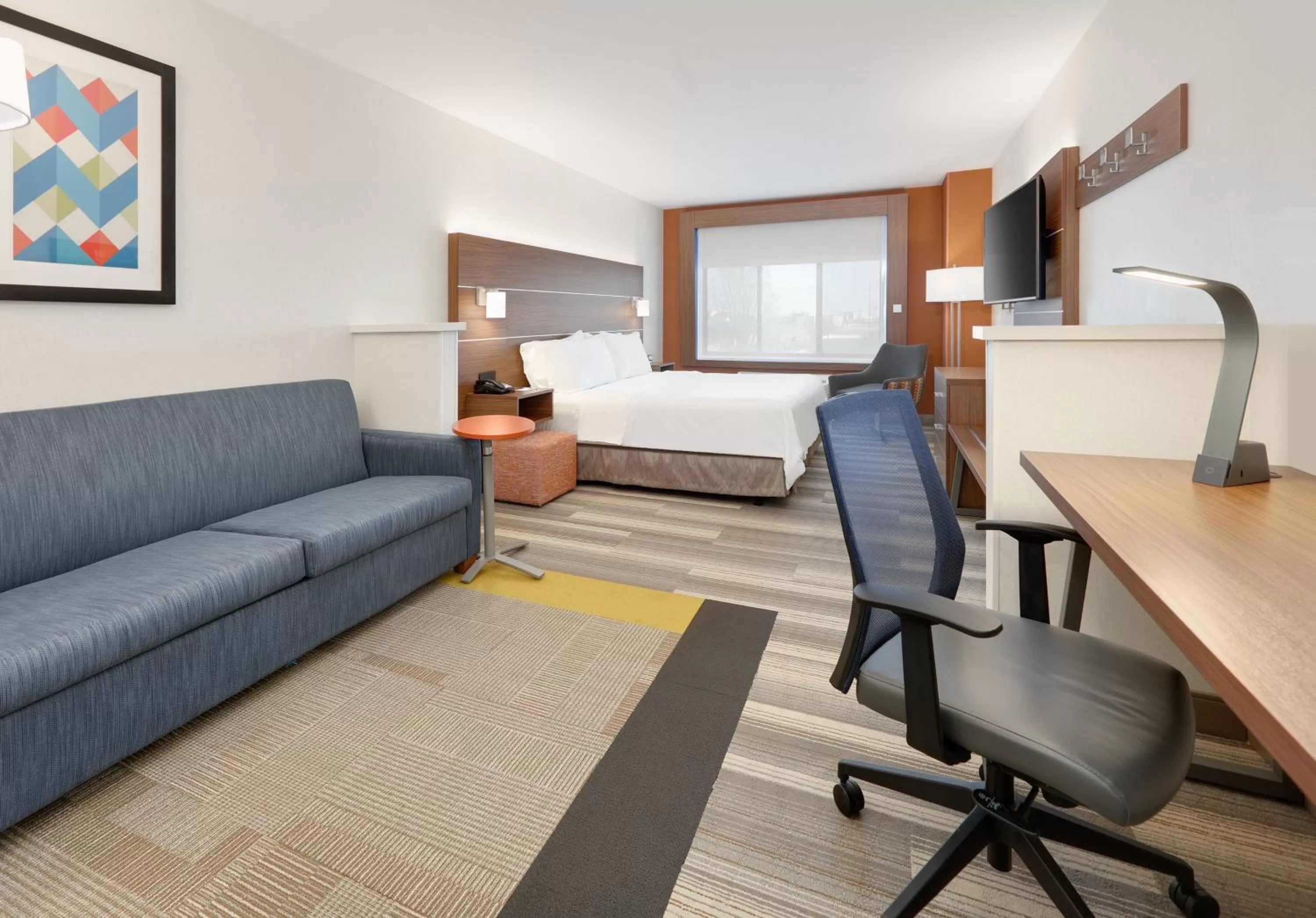 Photo of the whole room, Bed in Holiday Inn Express & Suites Mitchell by IHG