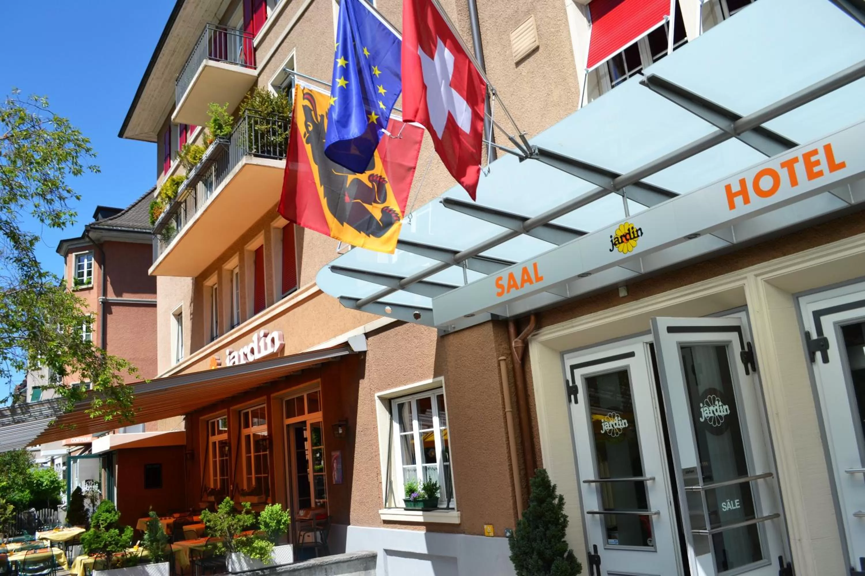 Facade/entrance in Hotel Jardin Bern