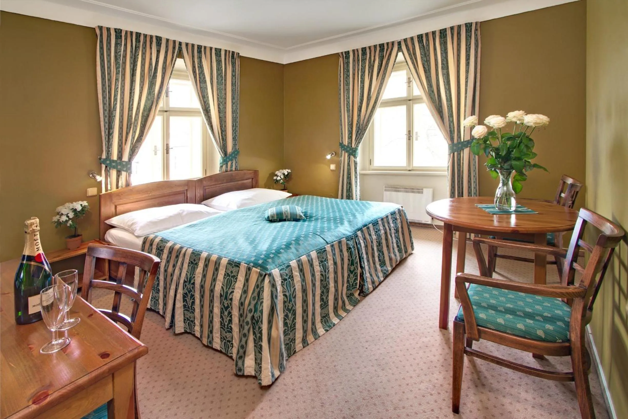 Bedroom, Bed in U Schnellu