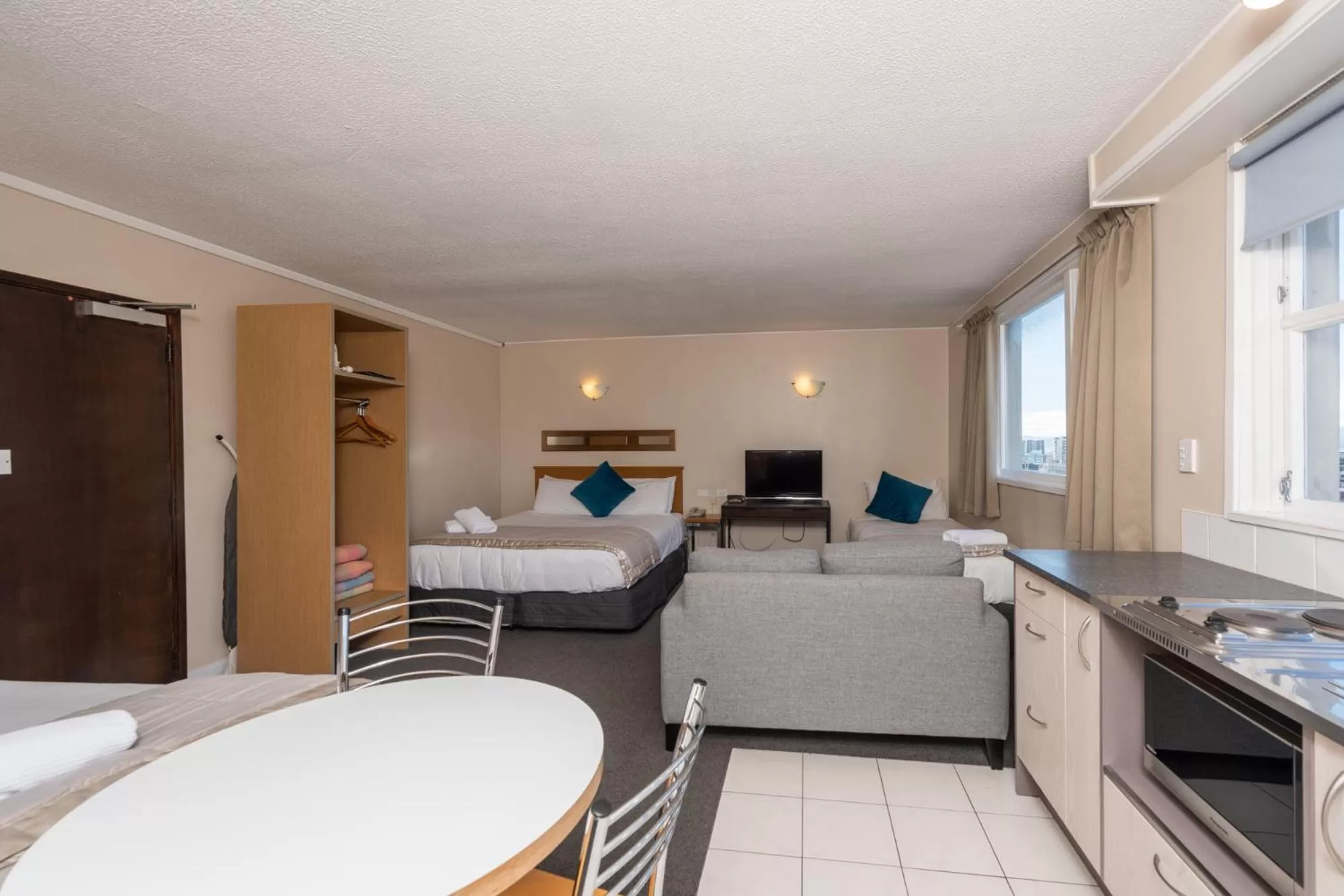 Bed in Capital View Motor Inn - Free Parking