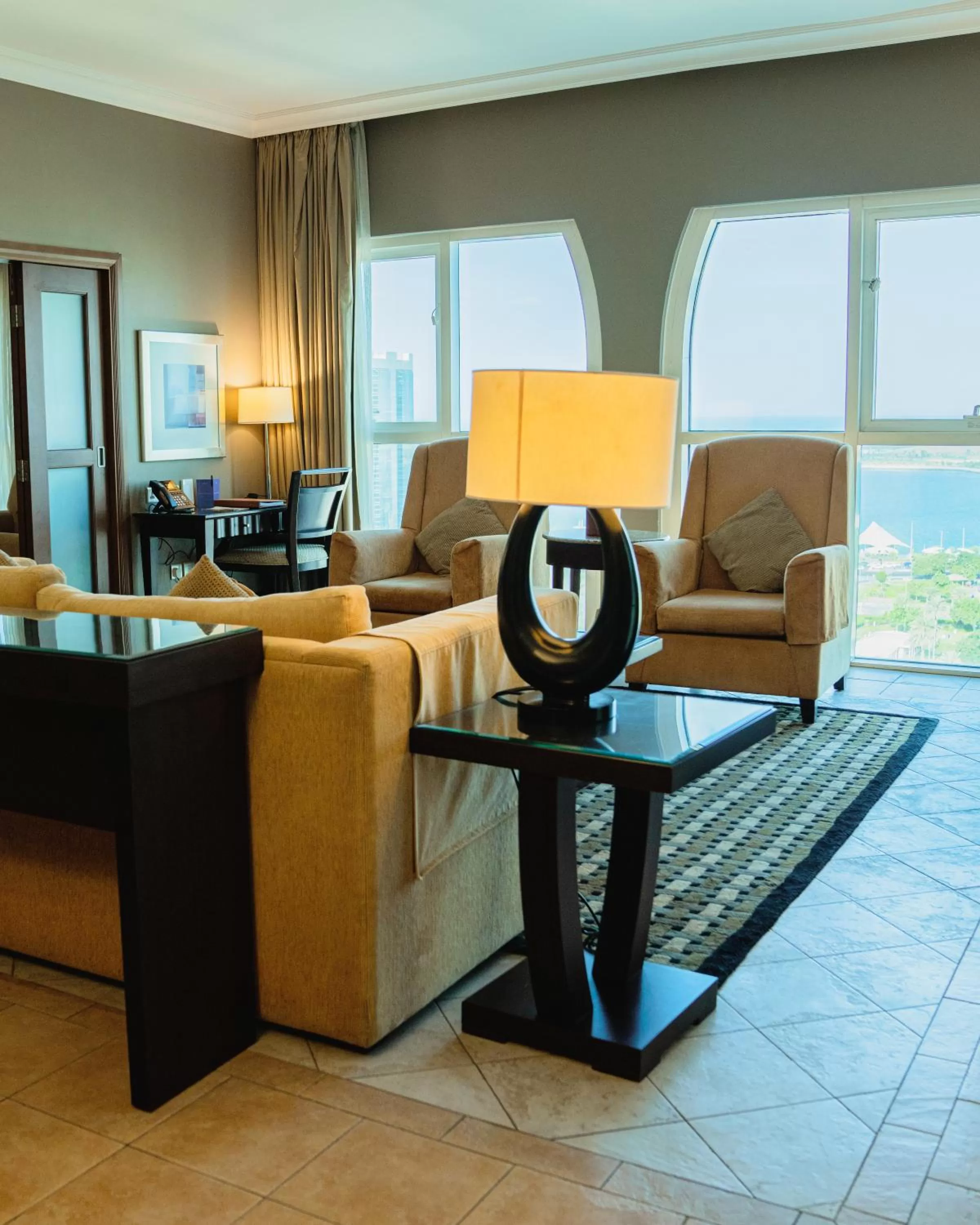 Living room in Sheraton Khalidiya Hotel