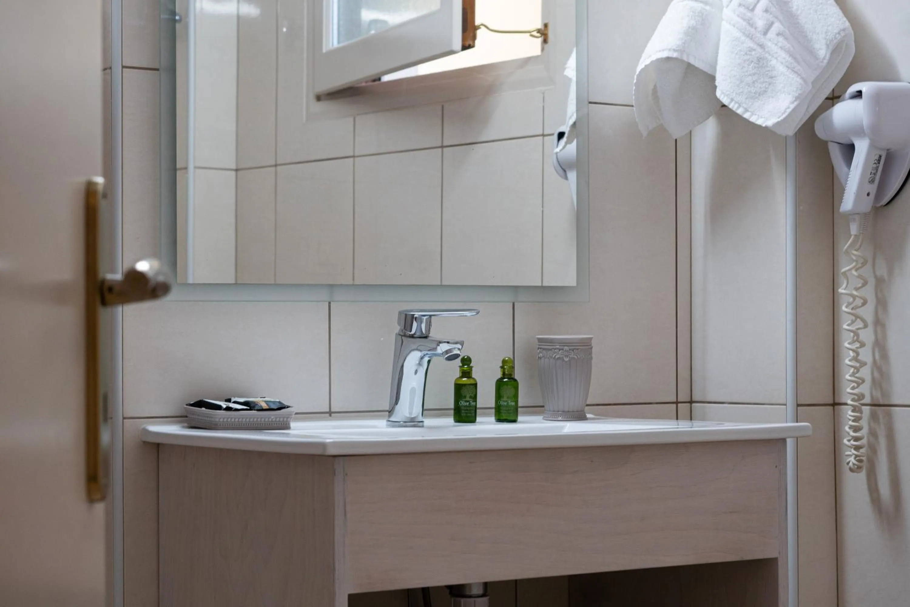 Ilian Beach & Apartments