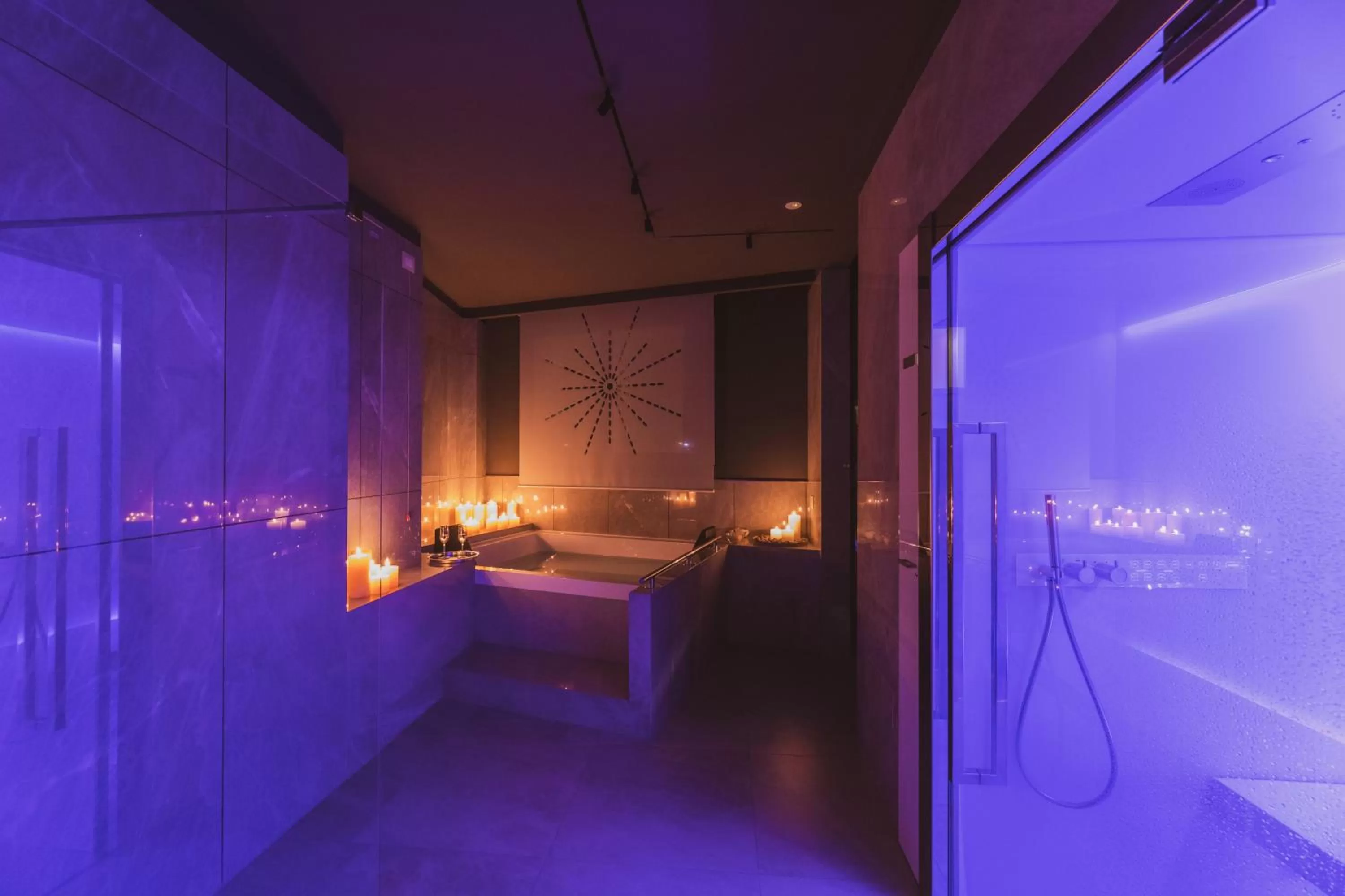 Shower, Bed in Callistos Hotel & Spa