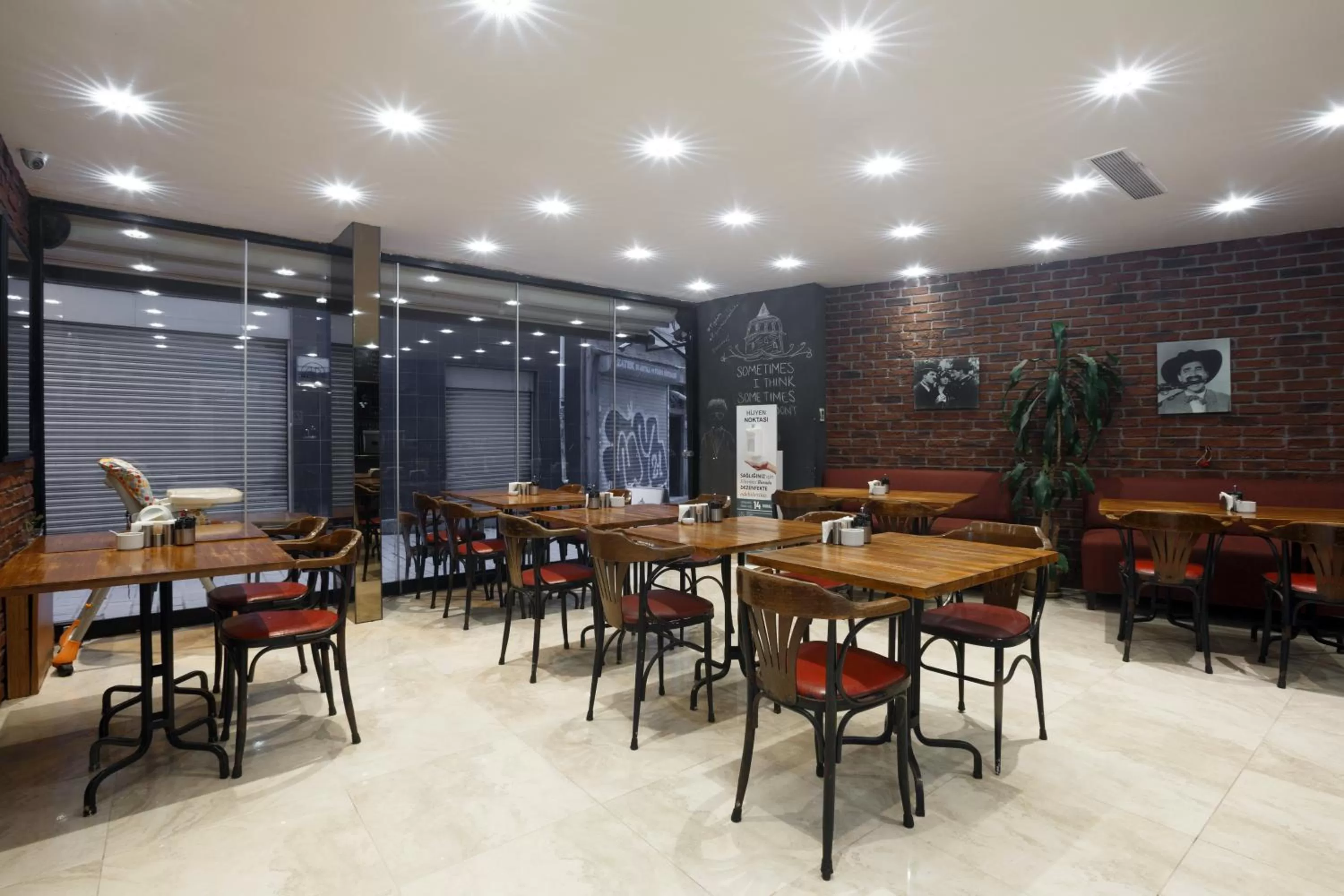 Restaurant/Places to Eat in P Galata Hotel - Special Category