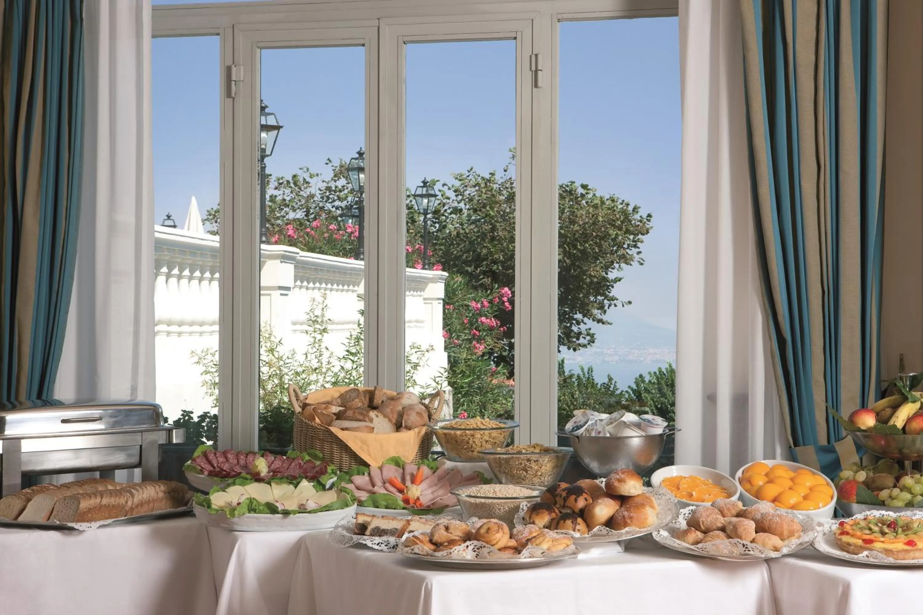 Continental breakfast in Hotel Iaccarino