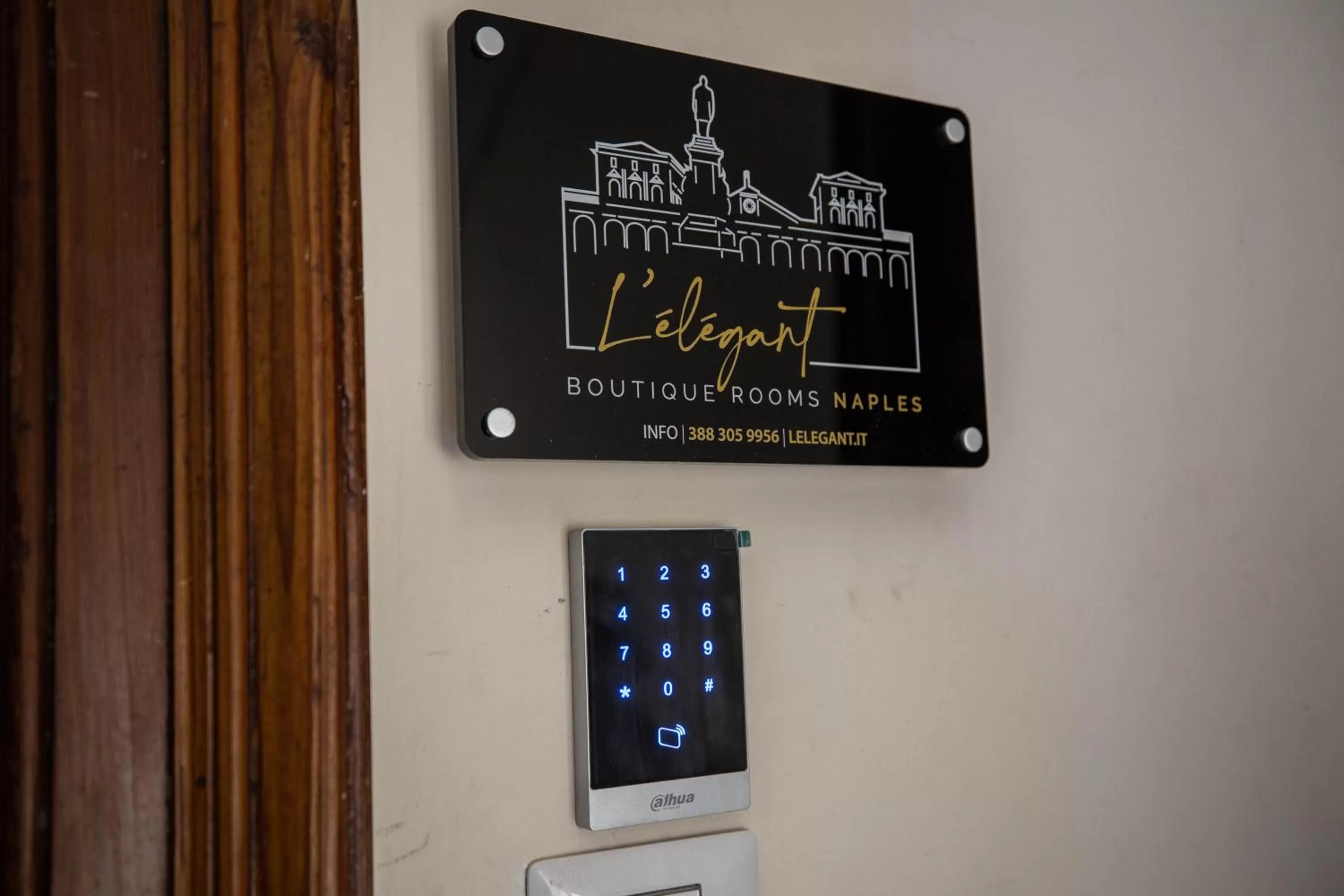 L'élégant BOUTIQUE ROOMS NAPLES